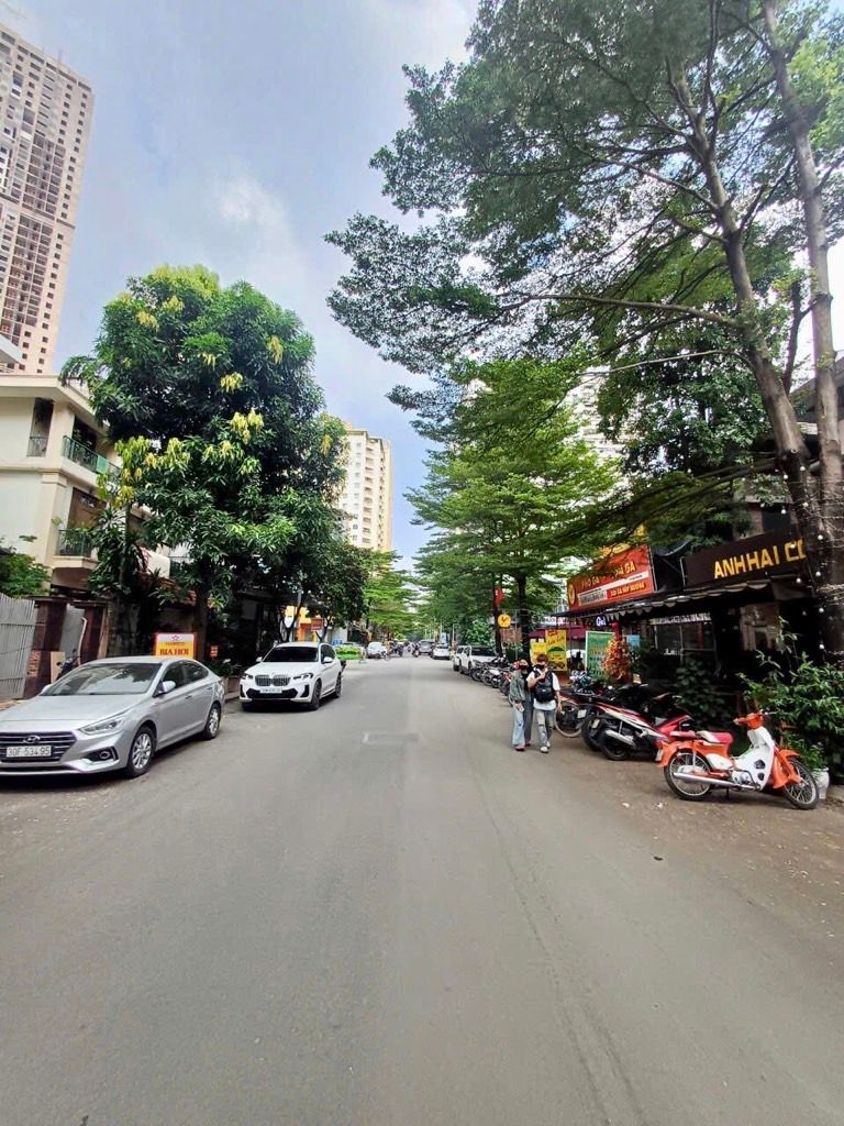 Bán nhà liền kề kđt Văn Khê lô góc ,45m2, 5 tầng, phân lô ô tô vỉa hè tại phường trung tâm