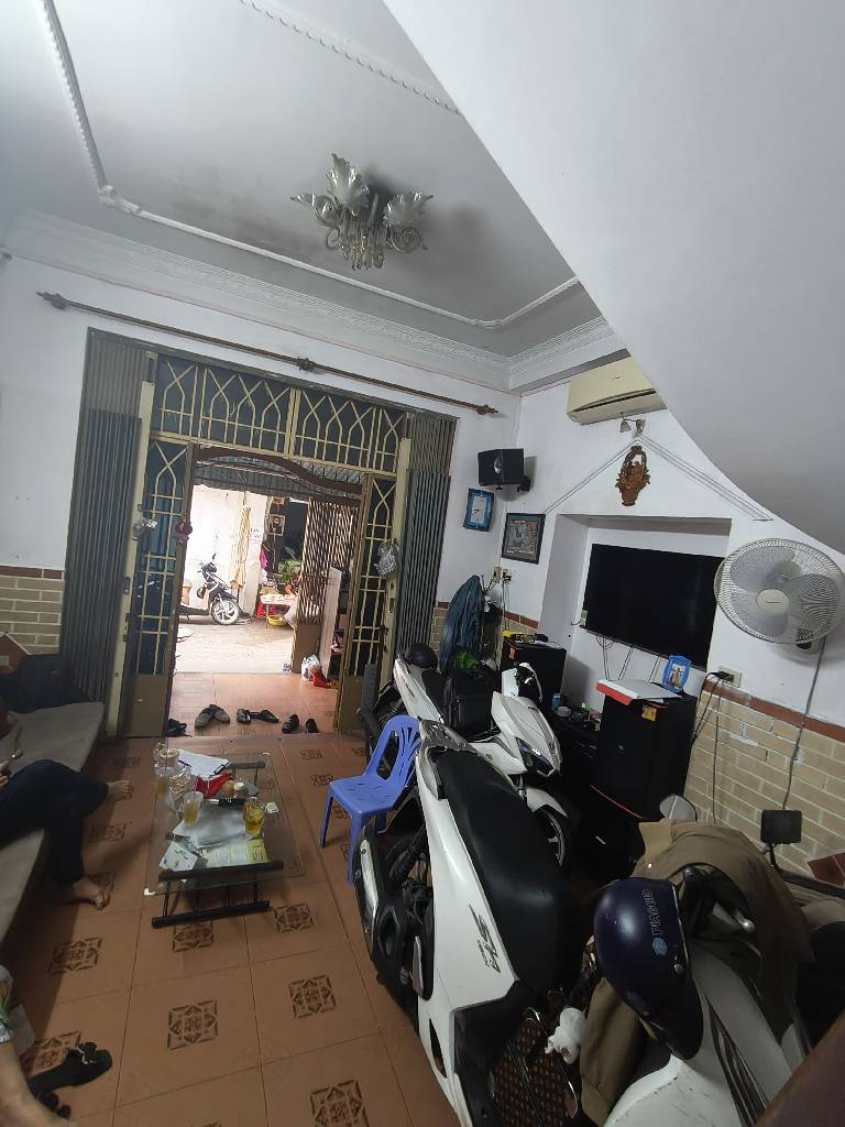 Bán nhà riêng 3 tầng 40m2 Phú Nhuận gần chợ Trần Hữu Trang giá 9,5 tỷ