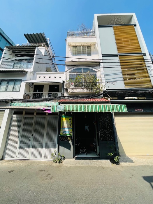 Bán nhà mặt phố 3 tầng, diện tích 30m², mặt tiền 3m tại Phú Nhuận