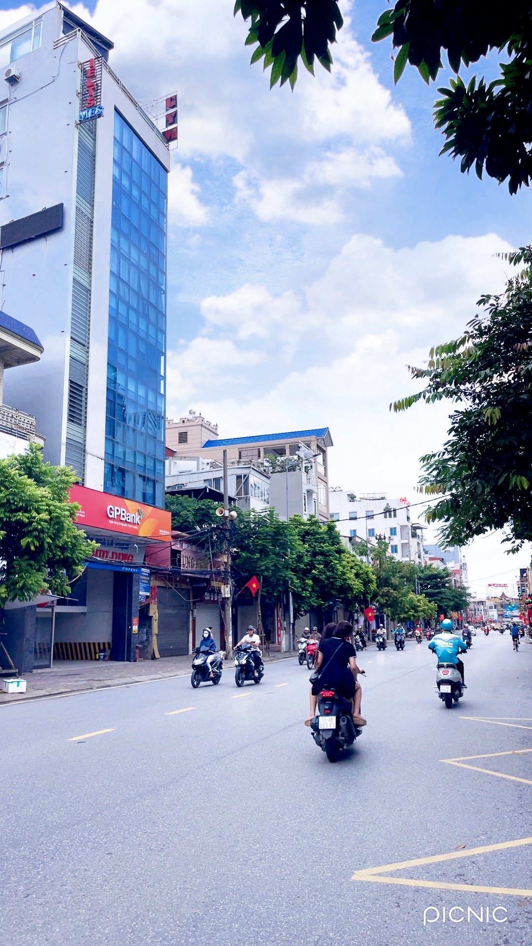 Bán nhà mặt phố Tô Hiệu 117m2 mặt tiền 6m kinh doanh sầm uất, nhà đẹp thang máy. Chỉ 36 tỷ