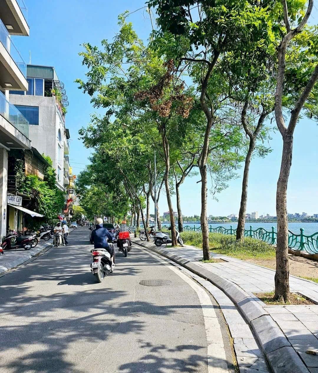 Bán nhà mặt phố Nhật Chiêu, 5 tầng, view Hồ Tây, kinh doanh tốt