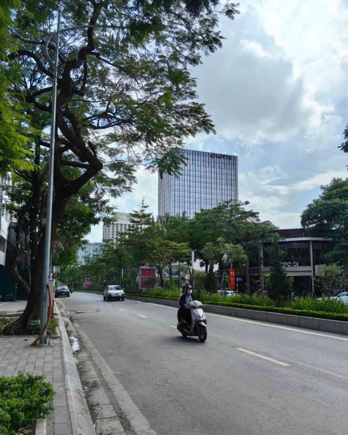 Bán đất Lạc Long Quân, gần Lotte, ô tô đỗ cửa