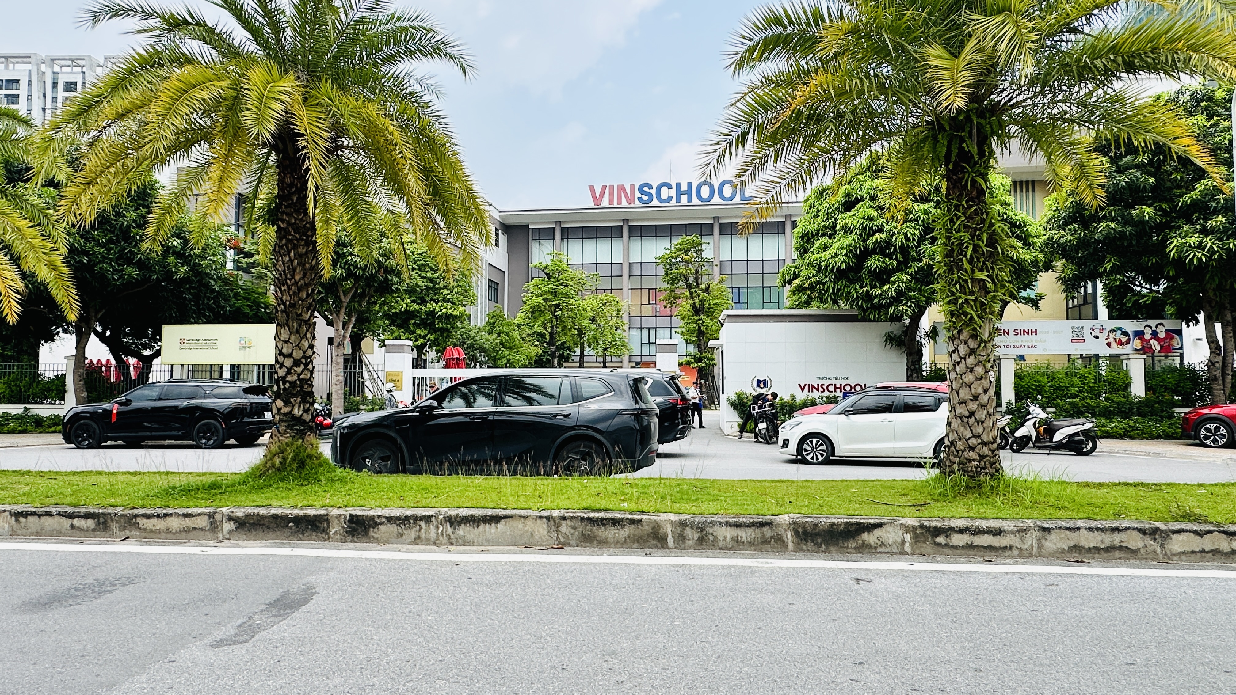 Biệt thự Vinhomes Riverside 176m, mặt tiền 8m, an ninh tuyệt đối, vừa ở vừa kinh doanh