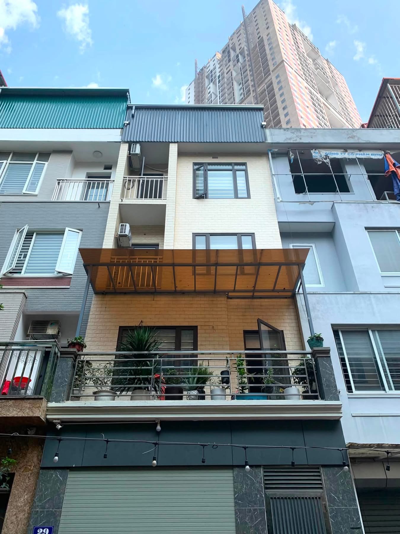 Bán gấp liền kề 83m2 x 5 tầng thang máy giá chào chỉ nhỉnh 20 tỷ tại trung tâm Khu đô thị Văn Khê
