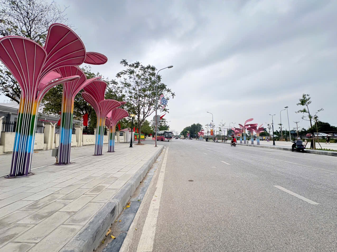 🌺Ô TÔ NGỦ TRONG ĐẤT-SÁT ĐƯỜNG GOM KCN BẮC THĂNG LONG-GẦN TRỢ MUN-CẦU THĂNG LONG CHỈ 4 PHÚT-5,x Tỷ
