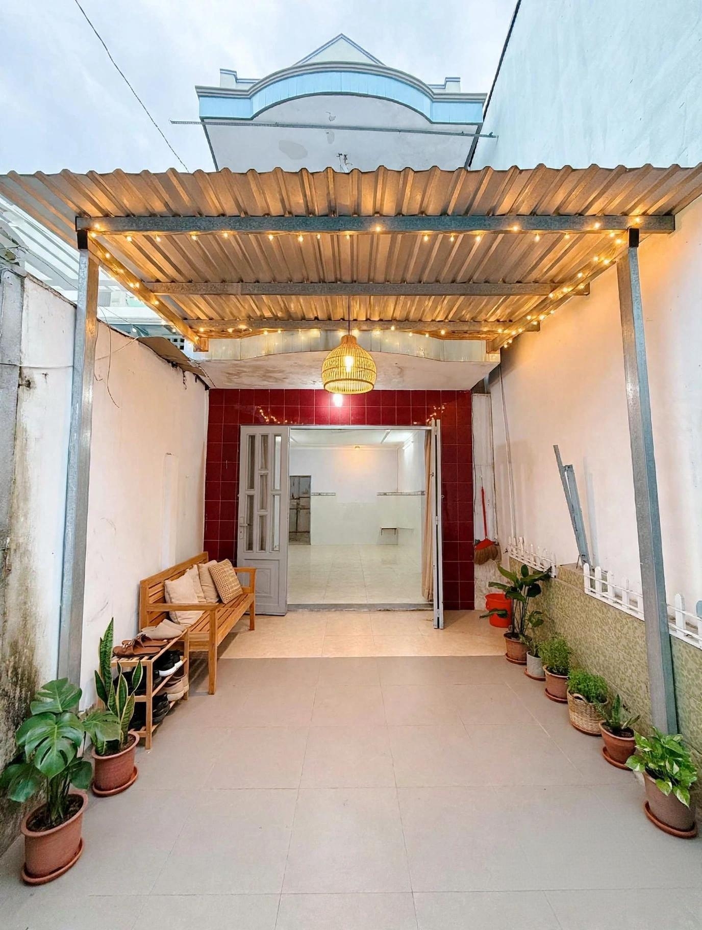 Gần Nhà Thờ Xóm Chiếu - 2 Tầng - 75m2 - Nhỉnh 6 tỷ - Nở hậu tài lộc