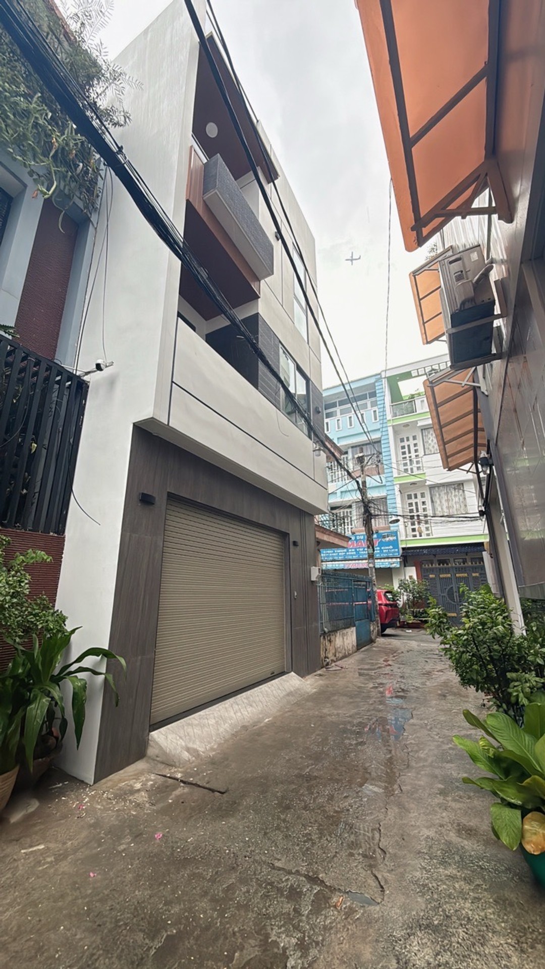 Nhà 4 tầng hiện đại, hẻm rộng gần Aeon Tân Phú