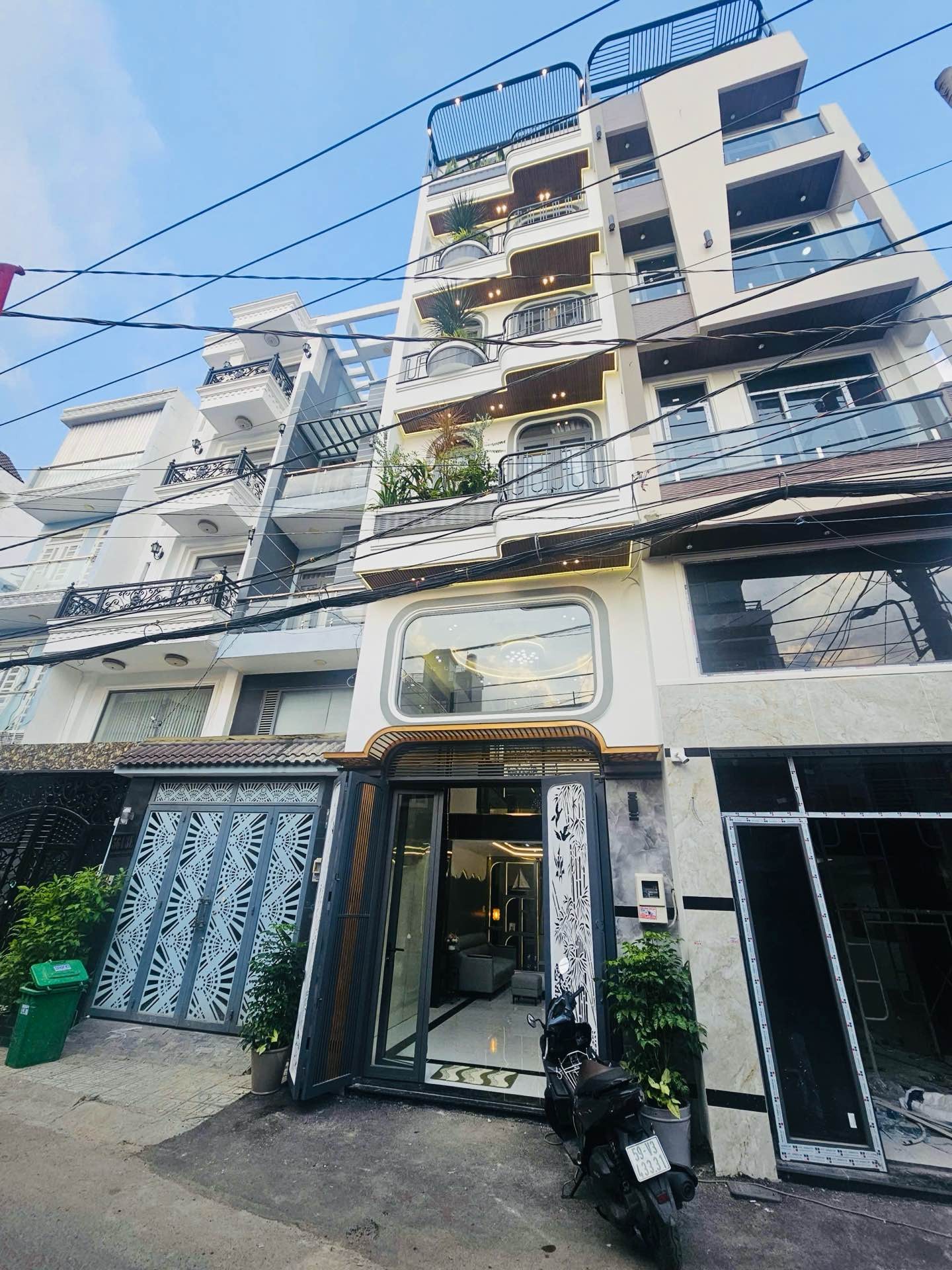 🔥 GIẢM 650 TRIỆU – GIÁ MỚI CHỈ 9.3 TỶ 🔥
🏡 NHÀ MỚI ĐẸP 6 TẦNG – THANG MÁY – FULL NỘI THẤT