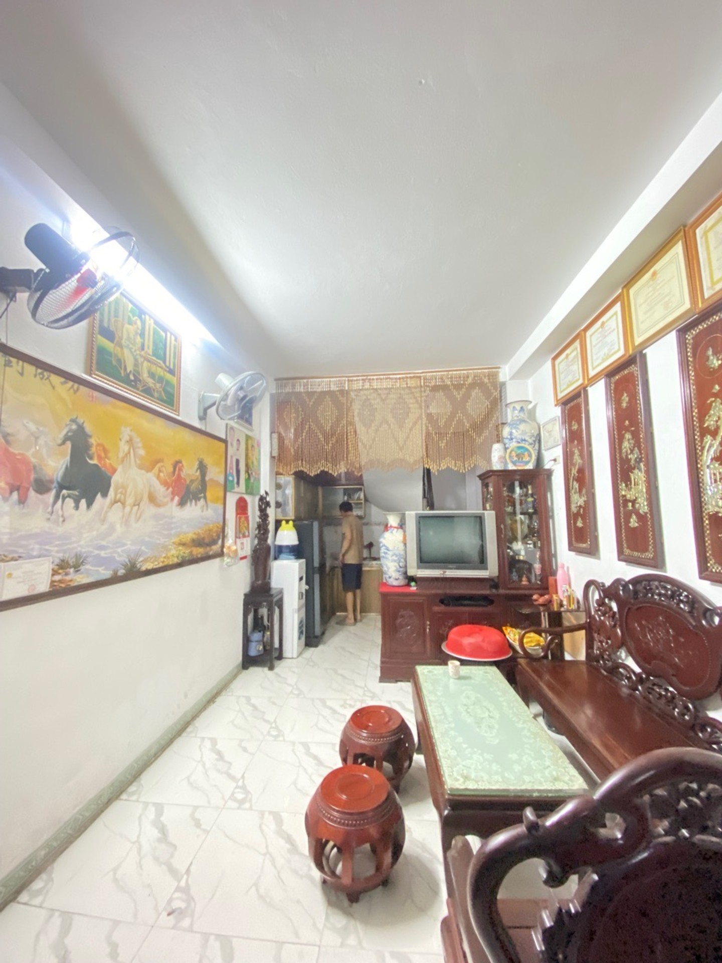 Nhà nhỏ xinh, gần phố, ô tô tránh, giá hợp lý