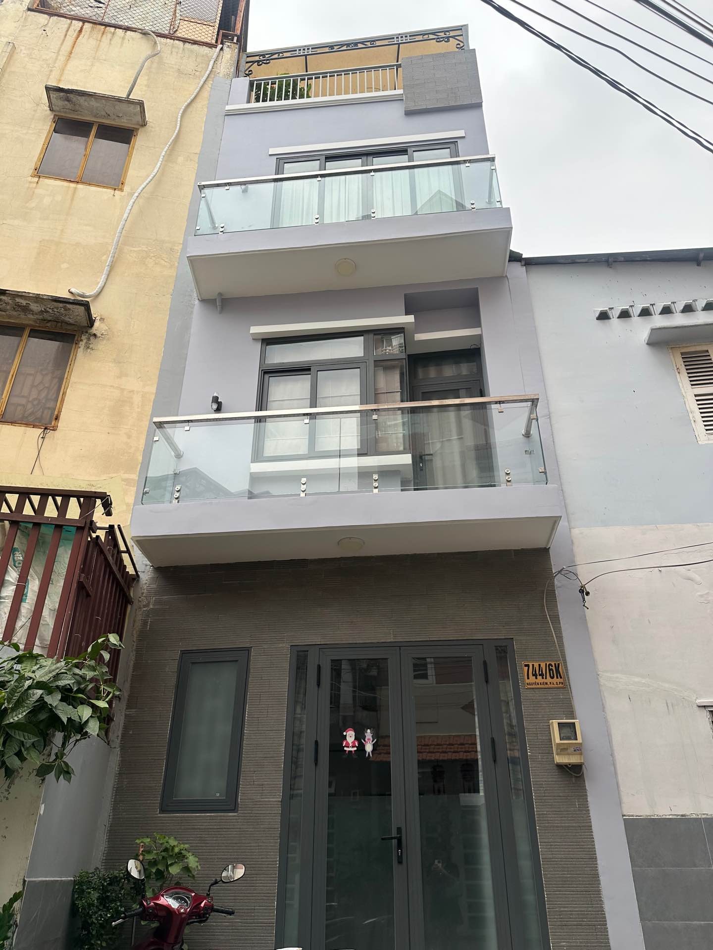 Bán nhà 4 tầng xây kiên cố tại khu vực Nguyễn Kiệm, diện tích 20.1 m²