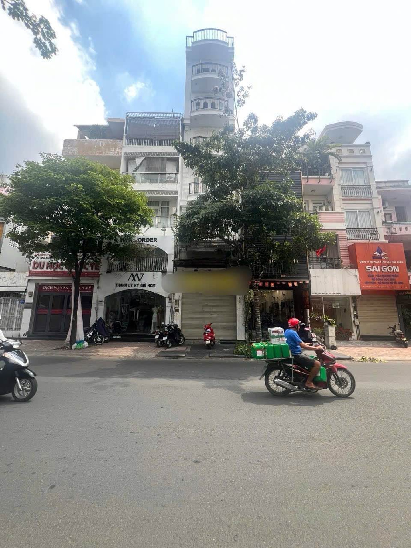 Nhà mặt phố Phú Nhuận 8 tầng thang máy, giảm 2 tỷ
