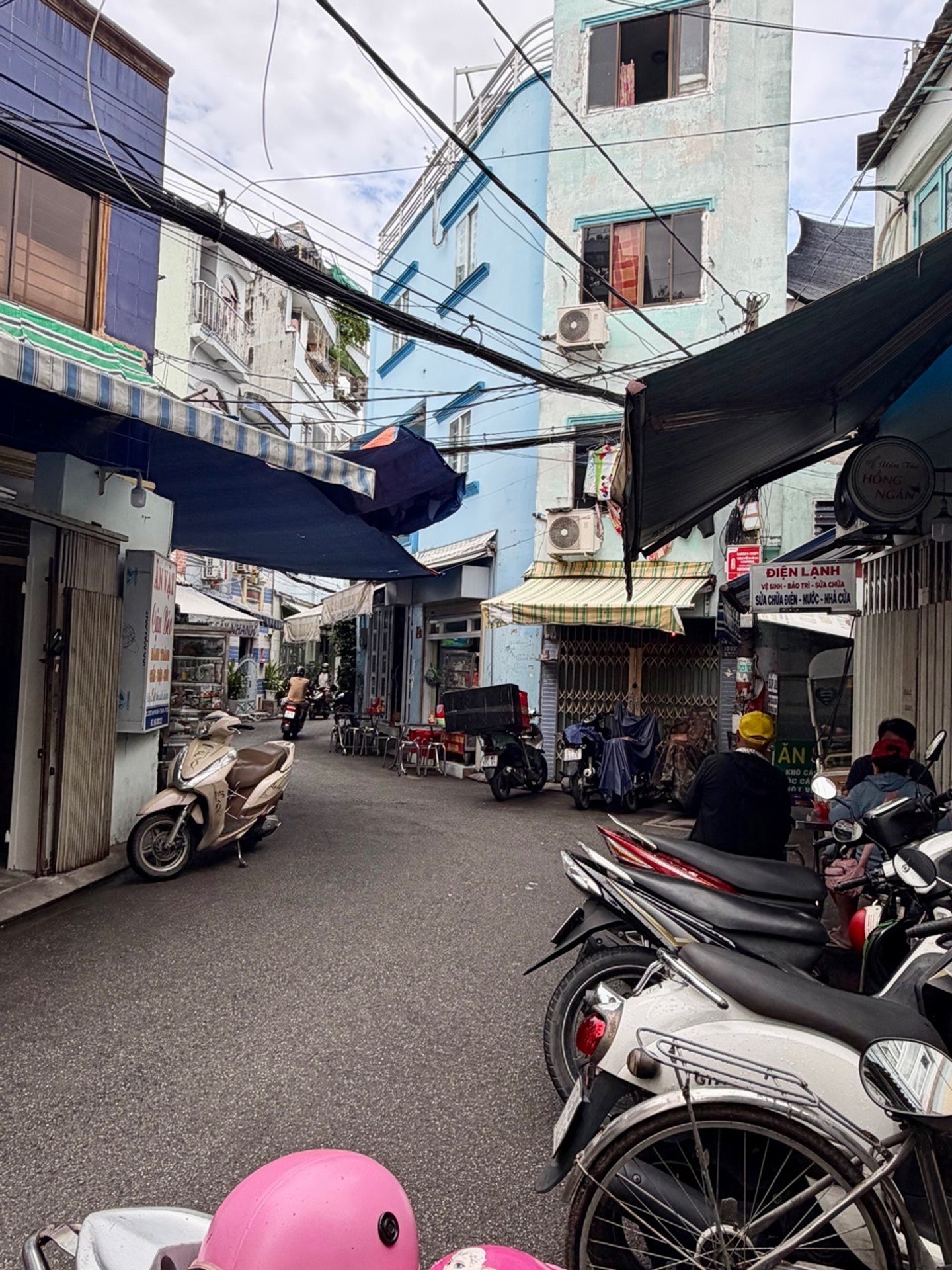 Nhà đẹp 3 tầng khu Tân Phú, giá phải chăng