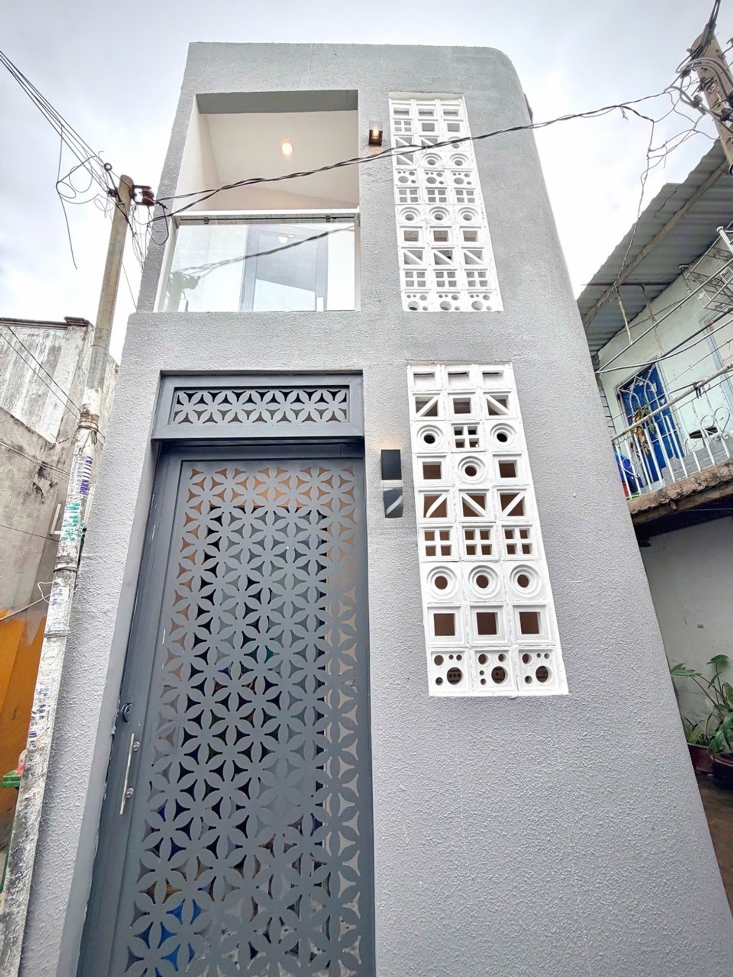 Chỉ 2,28 tỷ có ngay nhà mới, hiện đại, 2 tầng dọn vào ở ngay, SHR