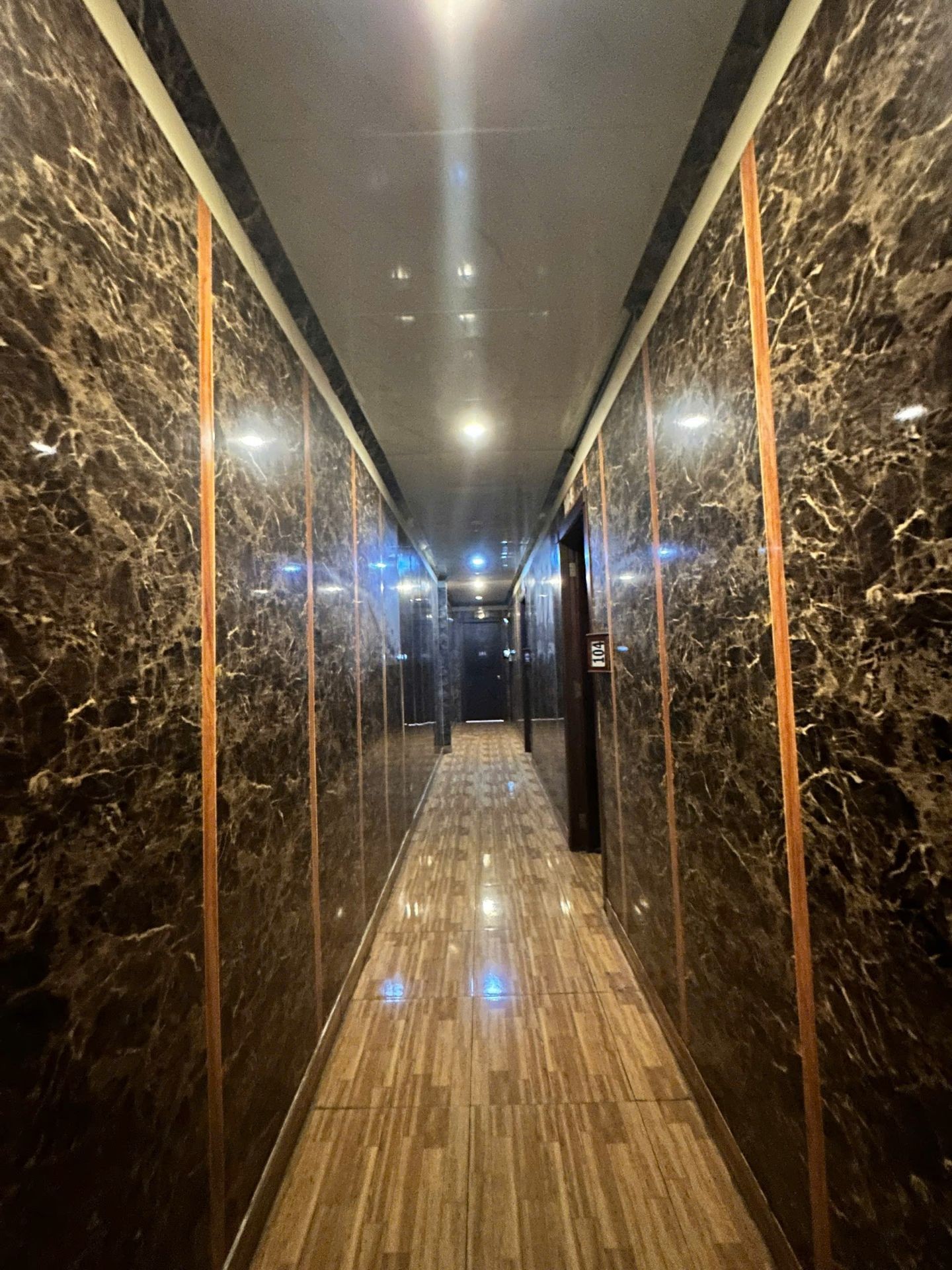 Toà khách sạn 500m2 mặt tiền siêu đỉnh - Bình Tân