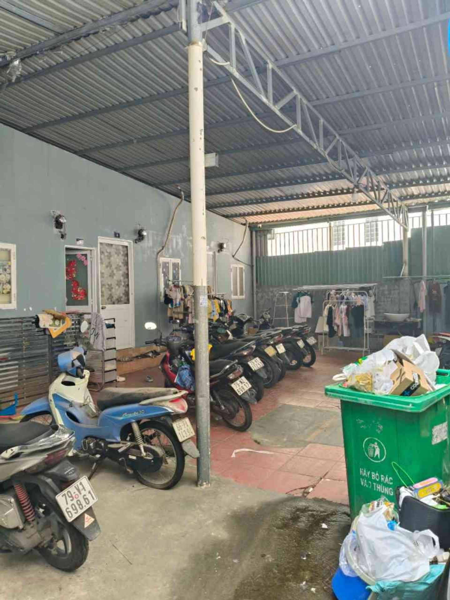 Bán nhà riêng 3 tầng tại Thống Nhất, hẻm xe tải, sổ hồng riêng