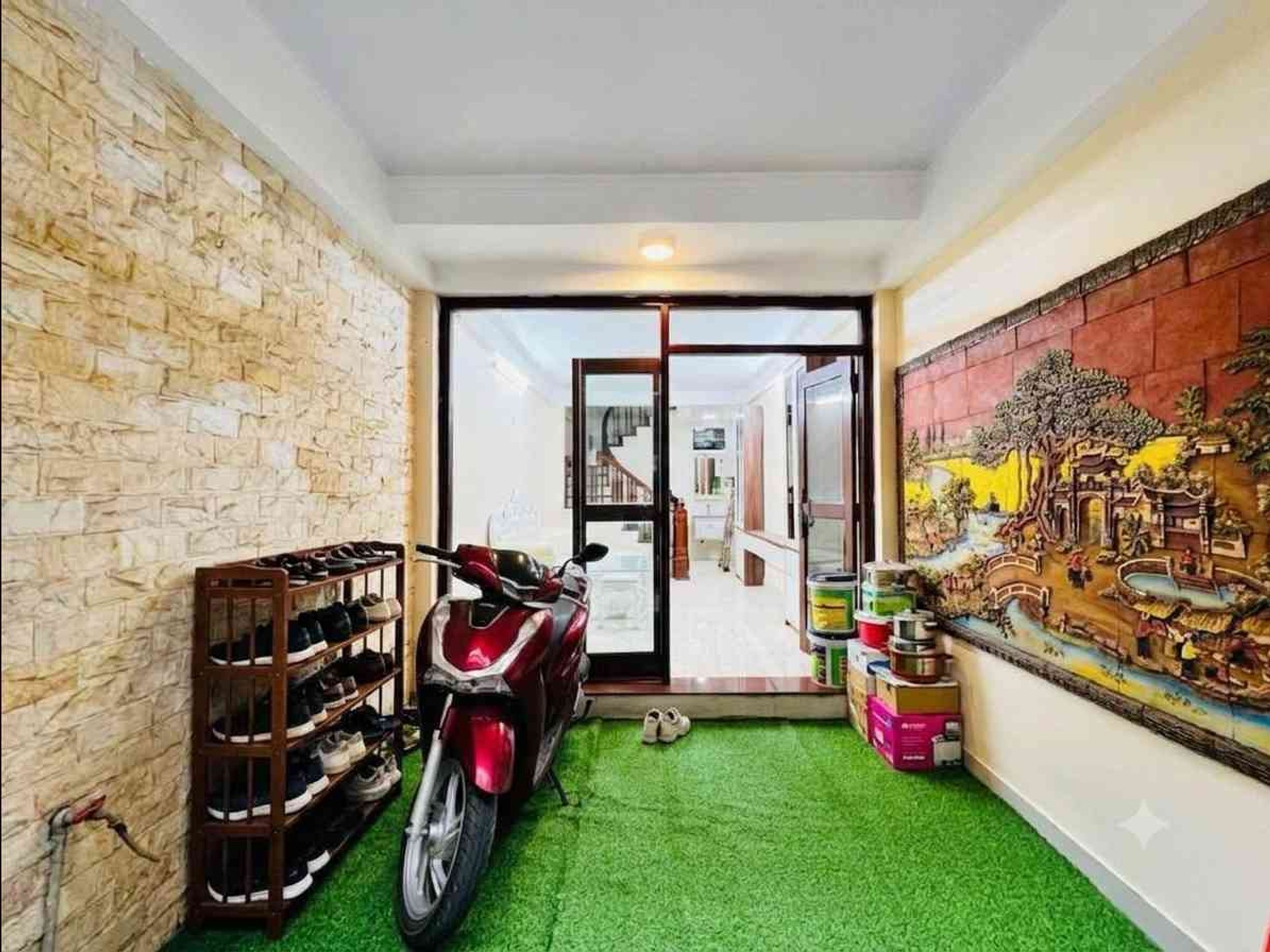 8,6 tỷ Nhà ngõ thông ô tô Nam Dư, xây tâm huyết, kinh doanh tuyệt vời