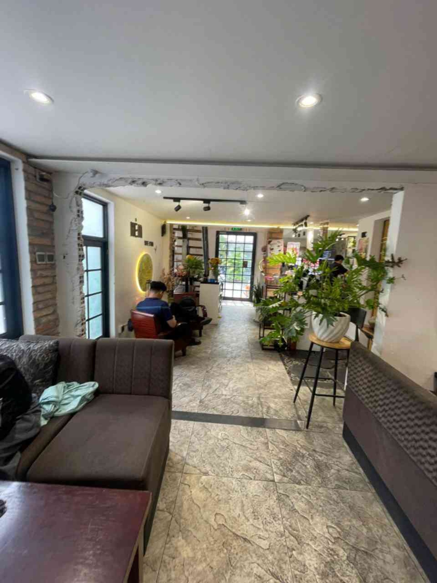 Nhà Lầu 5 Tầng Siêu Đẳng Cấp Quận 10 - Diện Tích Lớn 405m2 Giá Tốt