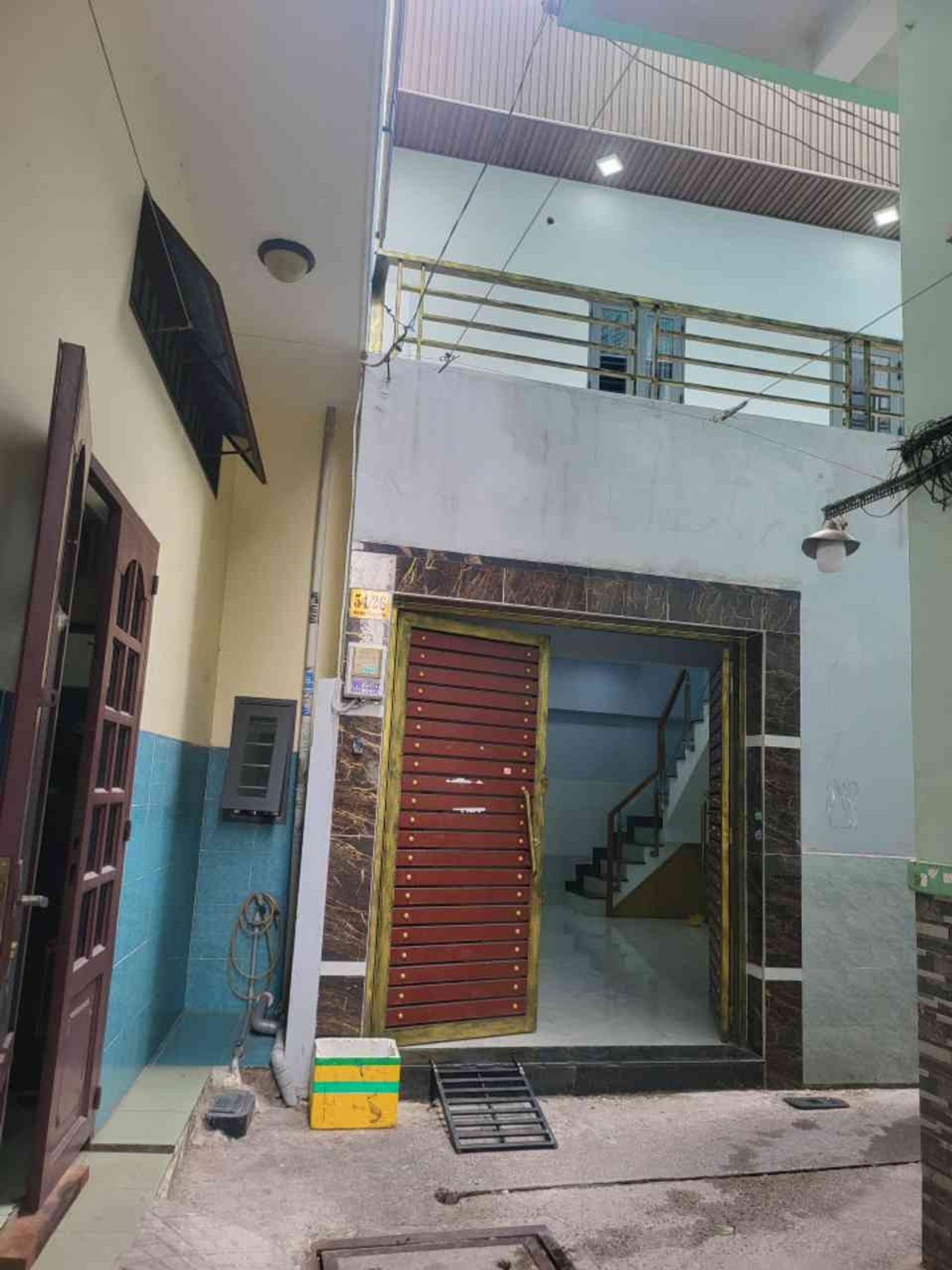 Nhà góc 2 mặt tiền, hẻm xe hơi Đồng Đen, tiện ích đầy đủ