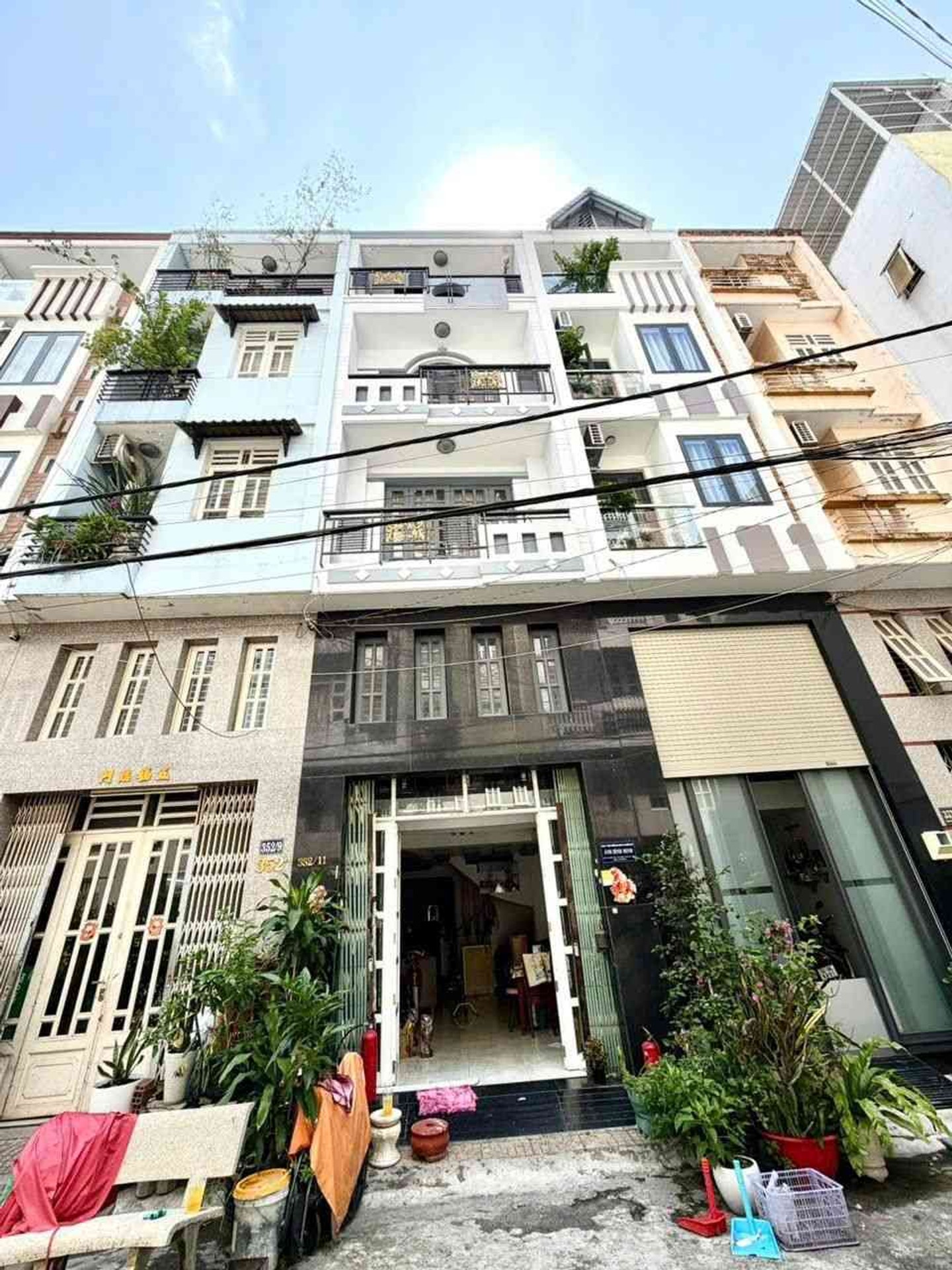 Nhà mặt phố tân trang, vị trí đắc địa Tân Phú