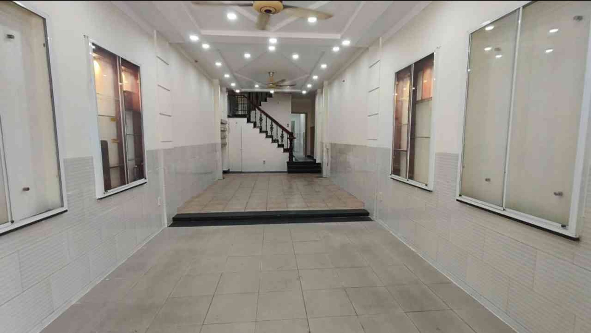 Nhà 4 tầng hẻm xe tải Phan Huy Ích siêu rộng 6PN