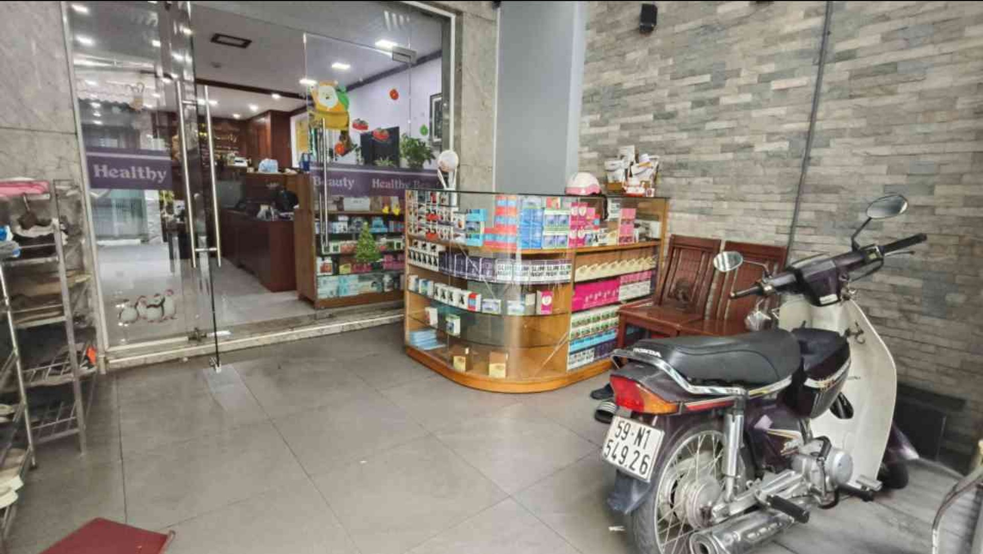 HẺM 8M THÔNG - GẦN VẠN HẠNH MALL - 7 TẦNG BTCT MỚI ĐẸP CÓ THANG MÁY XỊN SÒ - 127M2 - 12 PHÒNG