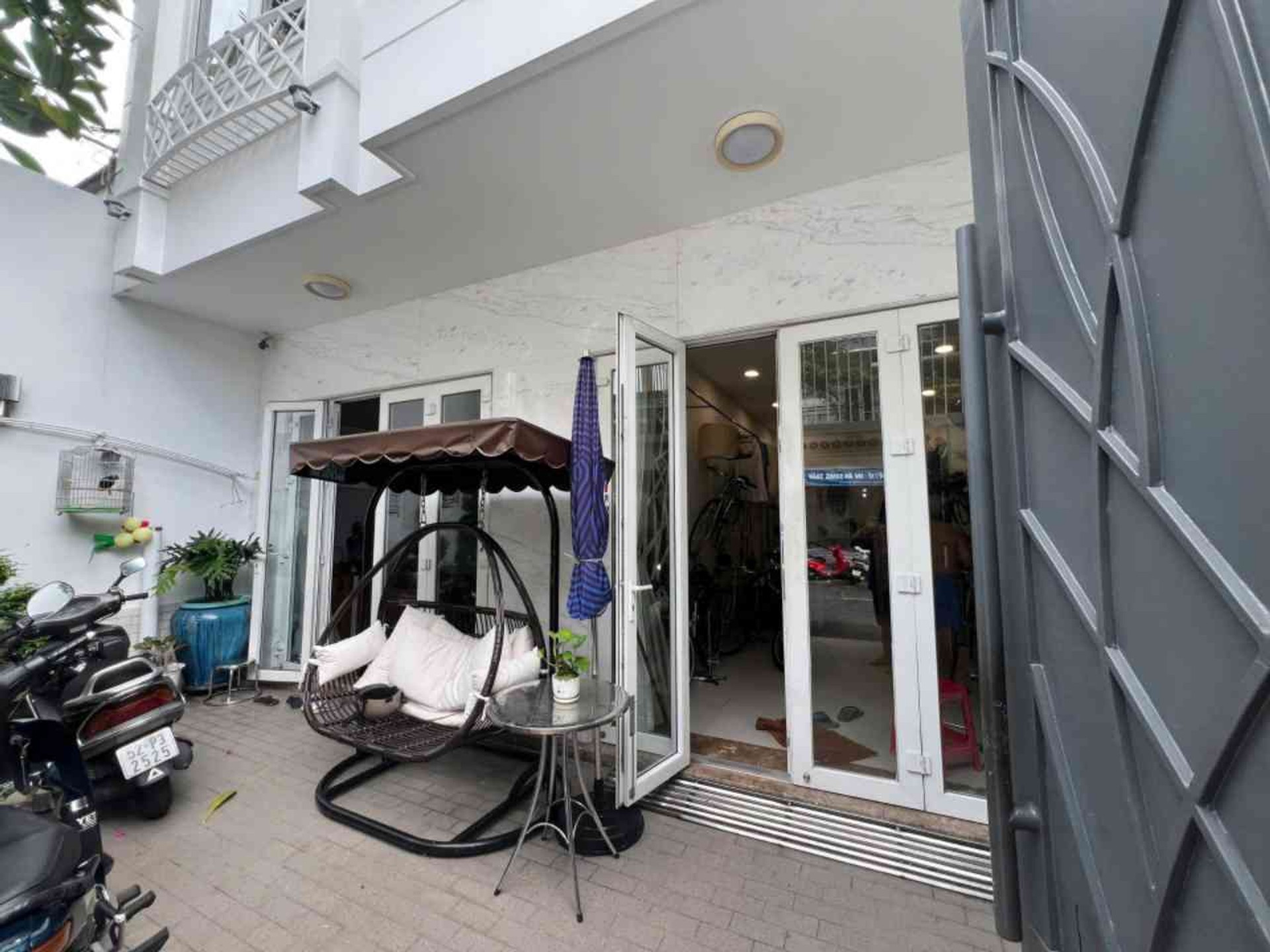 Bán nhà mặt phố 3 tầng 130m² khu VIP Tân Phú giá 21,5 tỷ
