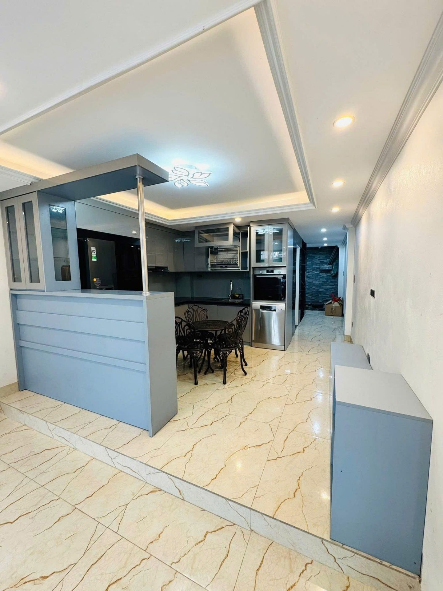 Nhà đẹp Yên Lộ Thiết Kế hiện đại Tặng full nội thất - Gara oto 7 chỗ, 59m2, 5 tầng,Thang Máy, KD