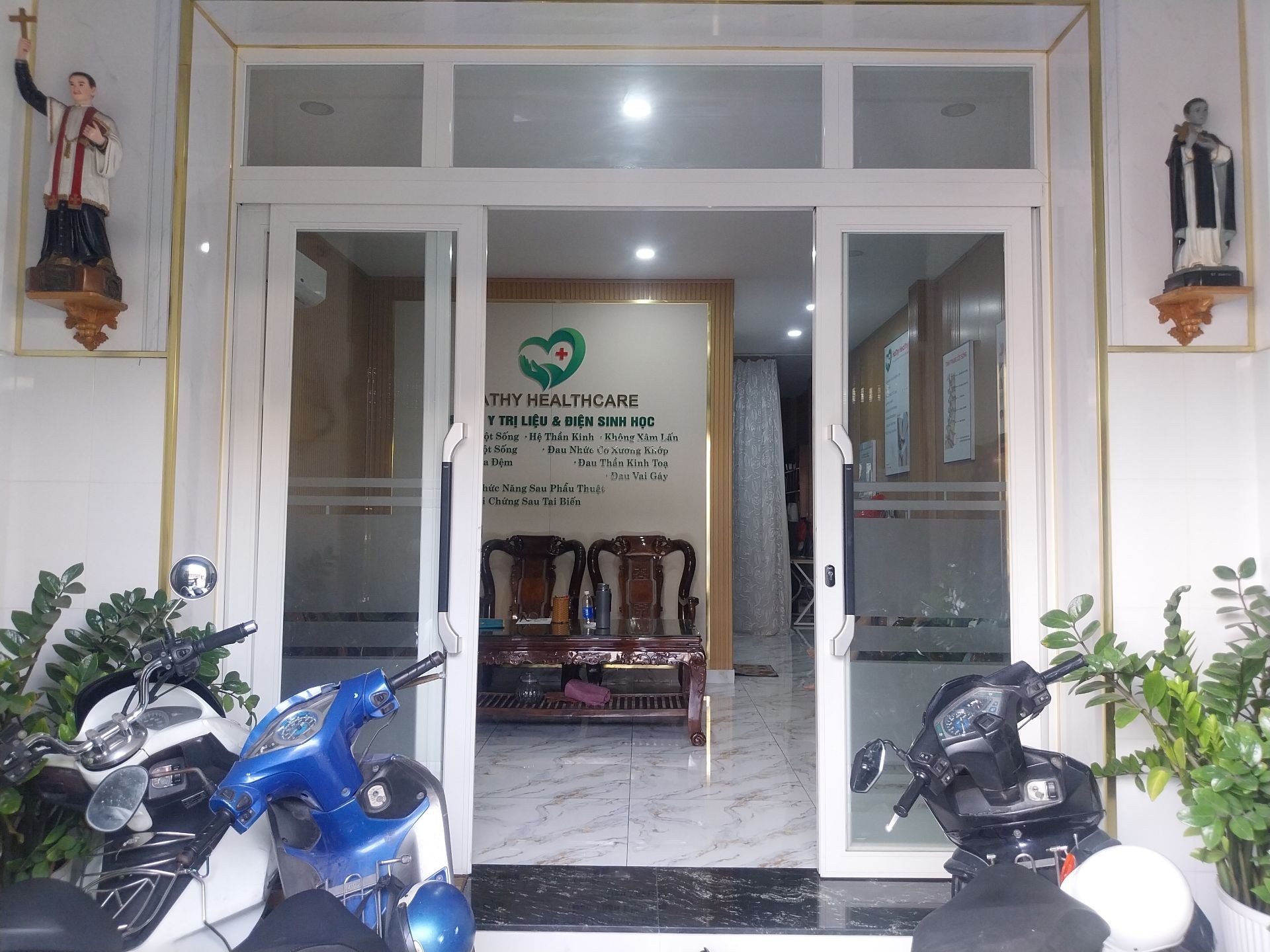 Nhà mặt tiền Sát Trường Chinh Phường Tân Sơn, 2 tầng rộng 78m2.