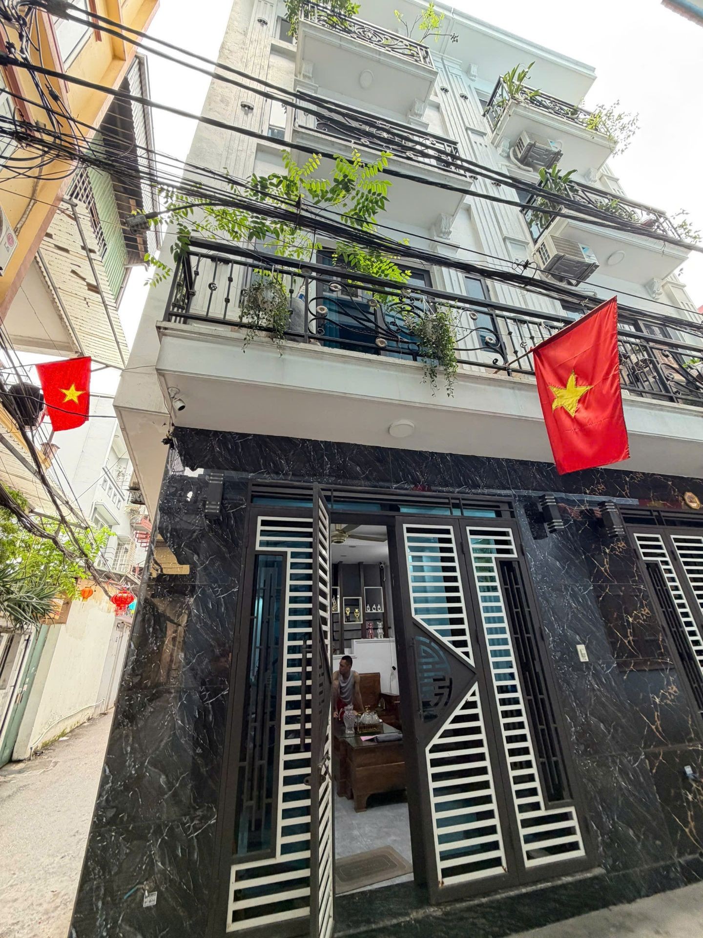 Bán nhà lô góc 4 tầng Ngô Thì Sỹ, Vạn Phúc, Hà Đông, 38/40m2, thông, đầu ngõ oto tránh.
