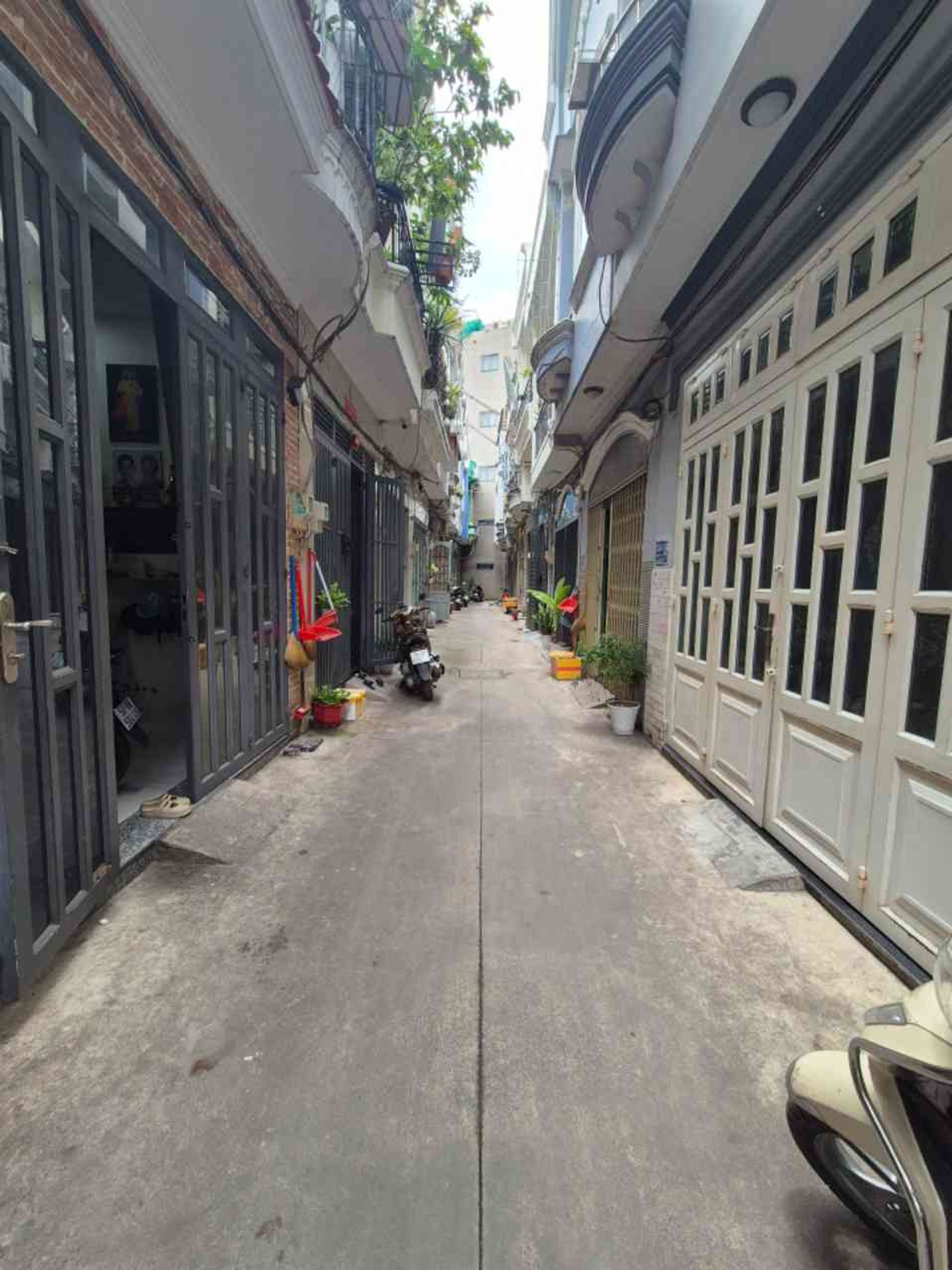 Nhà đẹp 2 tầng sát chợ Thạch Đà, sổ vuông, giá hợp lý