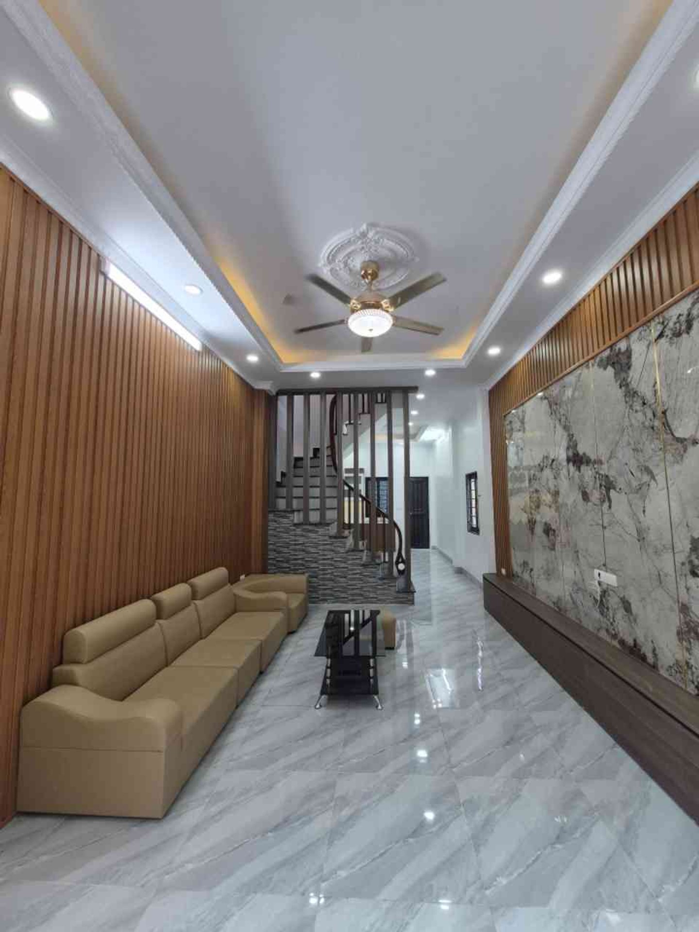 Nhà Mới Sát TĐC Đông Mỹ - 5 Tầng, Tiện Ích Đầy Đủ, nhỉnh 5 t.ỷ