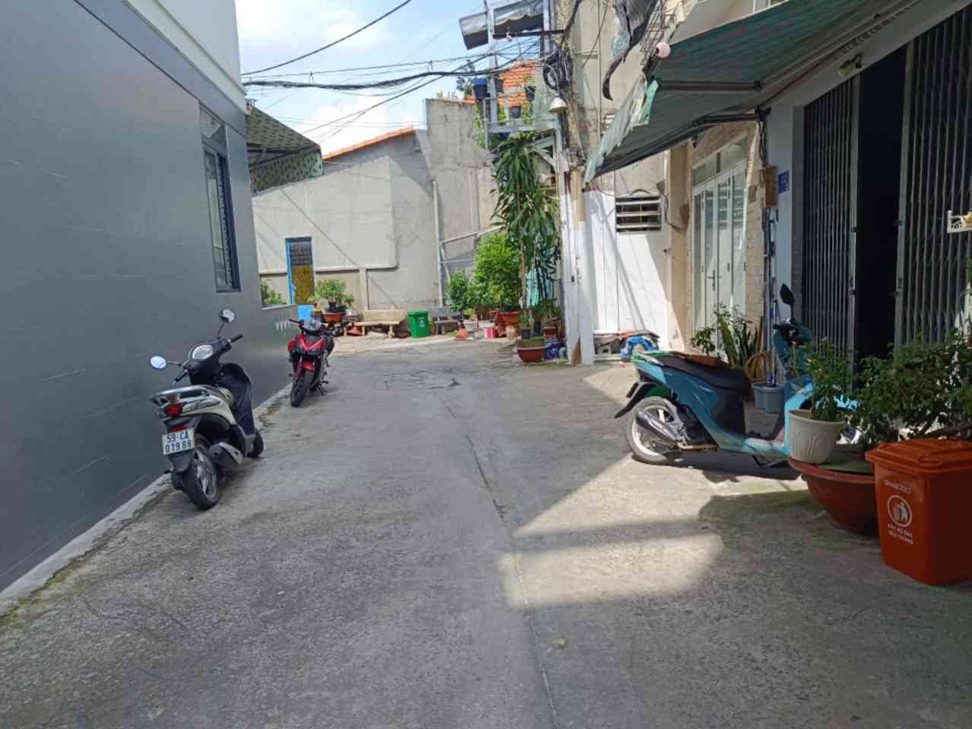 Nhà ô tô đỗ cửa, không gian thoáng, giá tốt khu họ Lê