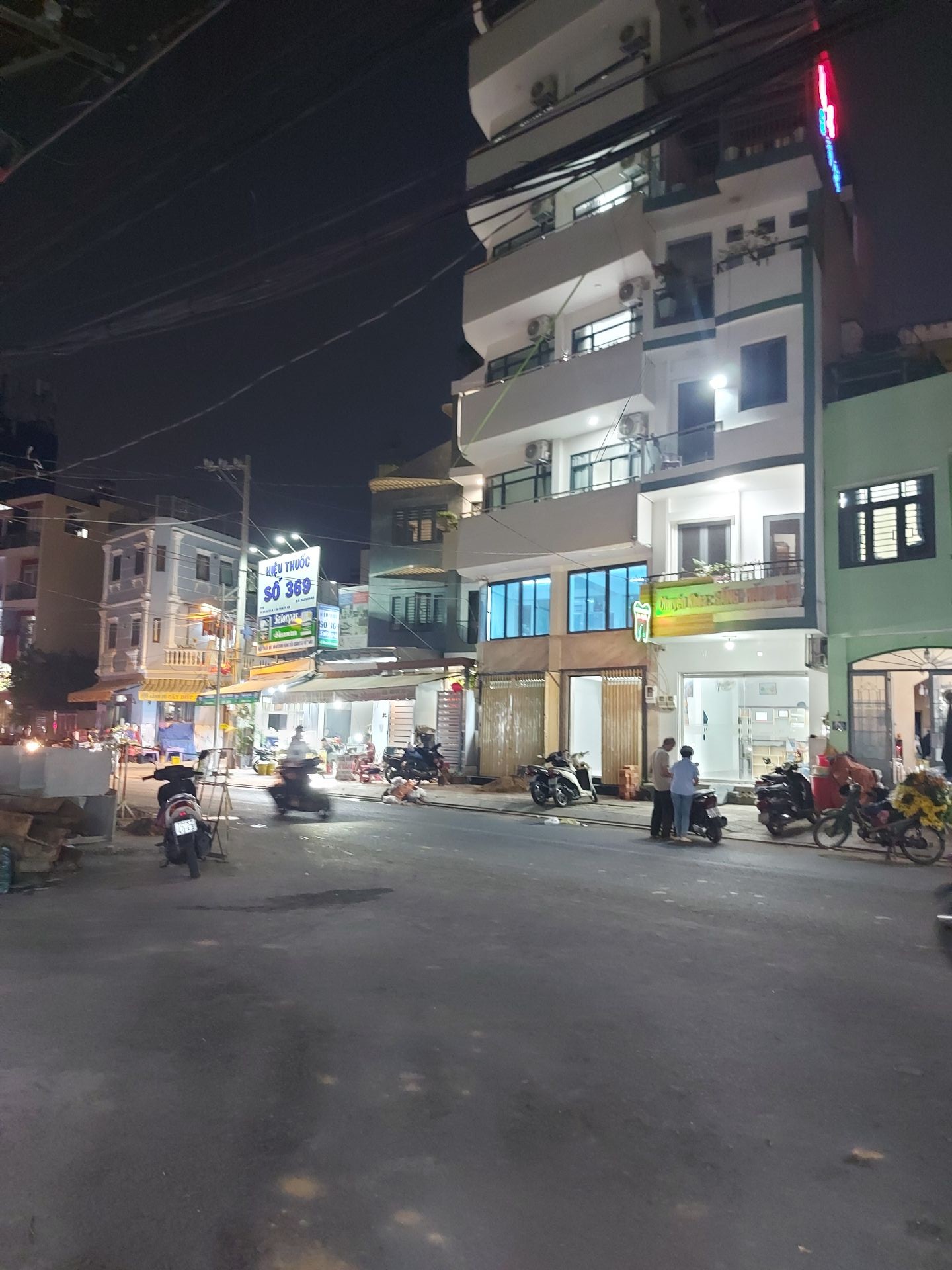 Nhà đẹp lung linh trung tâm Bình Thạnh giá hợp lý