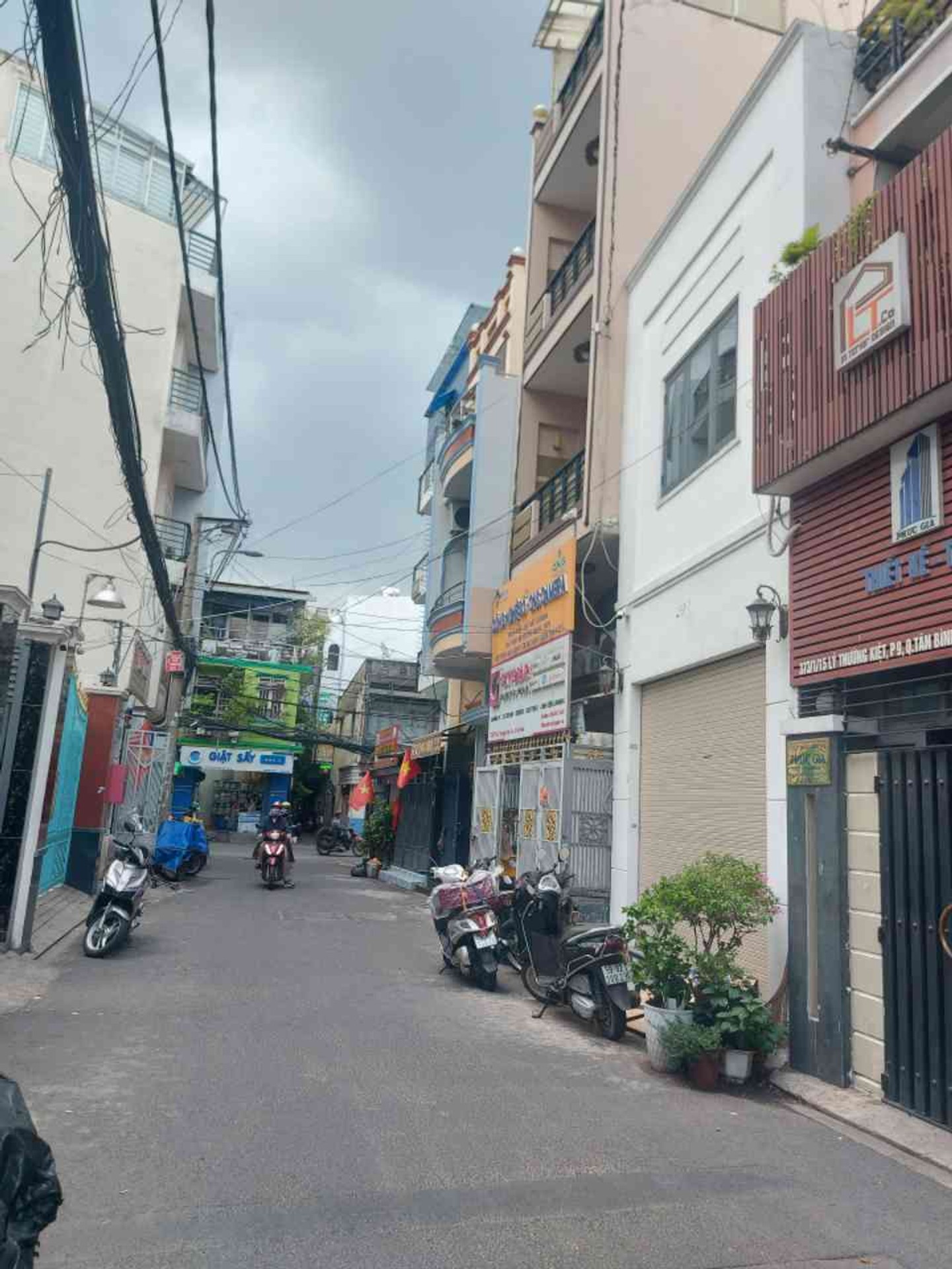 Nhà 5 tầng rộng rãi, hẻm ôtô tránh tại Tân Bình