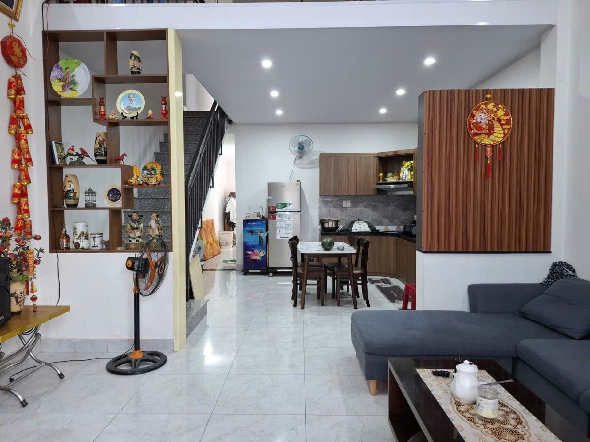 Nhà gác lửng rộng rãi, ô tô vào tận cửa - Nguyễn Lương Bằng