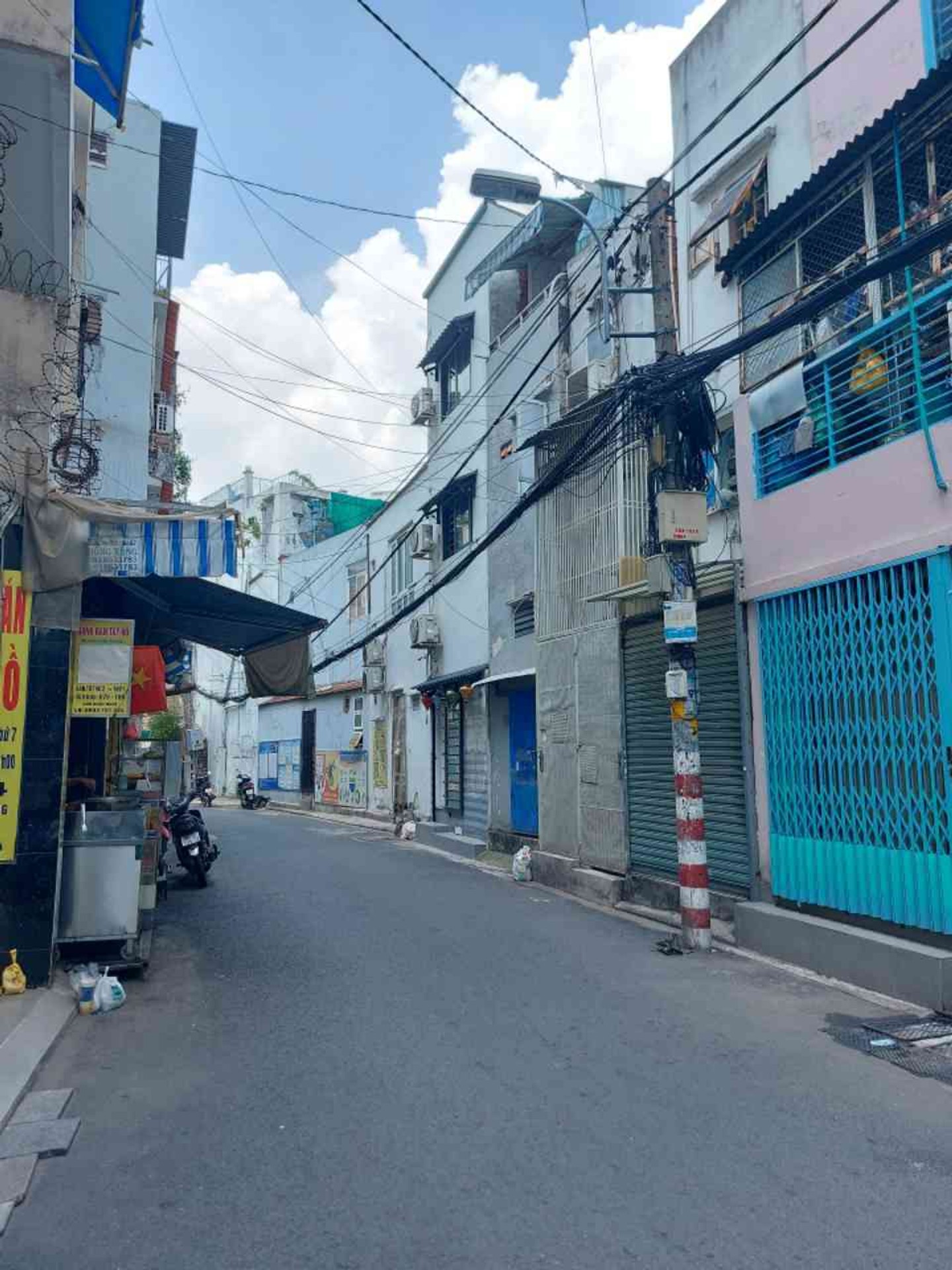 Bán nhà mặt phố 42m² 4 tầng hướng Đông Nam tại Phường Đức Nhuận, giá ưu đãi