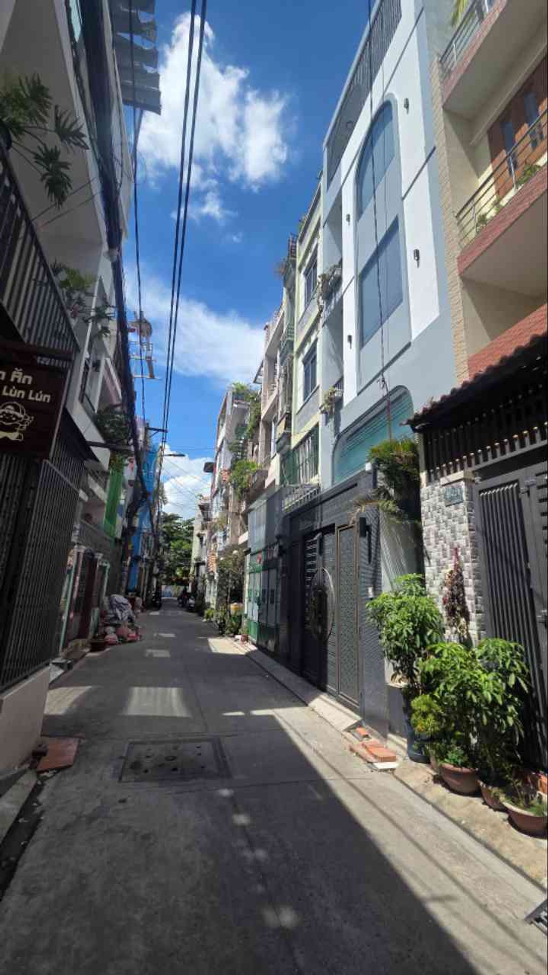 Nhà phố tiện nghi, hẻm ô tô rộng ngay Thành Mỹ