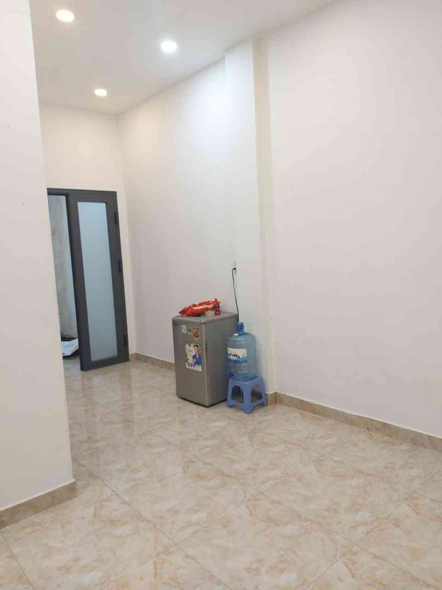 Bán đất tặng nhà, tặng vị trí khu Vipp Quận 1 - nằm ngay ngã tư Nguyễn Văn Cừ & Trần Hưng Đạo.
+