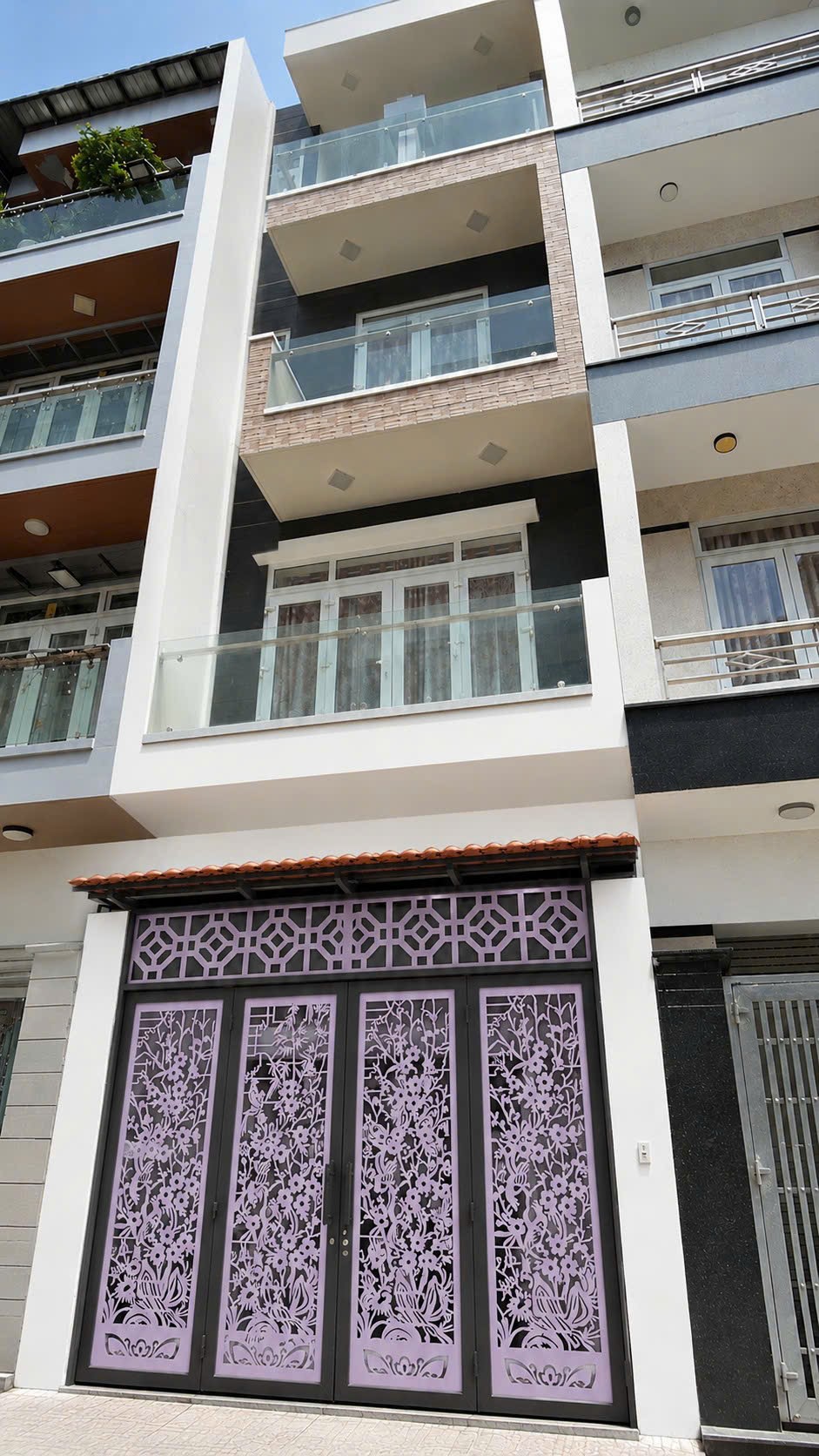 SIÊU PHẨM TÂN PHÚ – CẠNH ĐẦM SEN, Q11 – CHỈ 8 TỶ (447)
🏡 70m² • 4 tầng • 5PN • full nội thất • xe