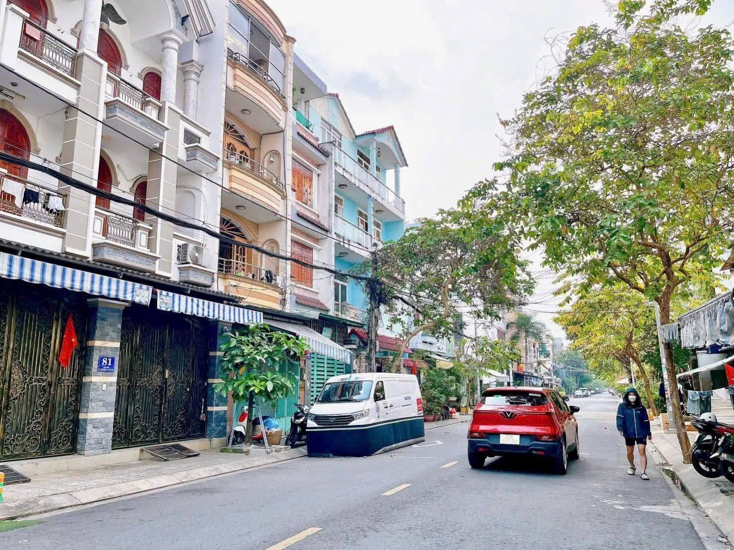 ❤️🔥 CHDV 6 TẦNG KHU SÂN BAY – NGANG 6.7M – THU GẦN 100TR/THÁNG (422)
🏢 6.7x23m • 14 phòng • chu