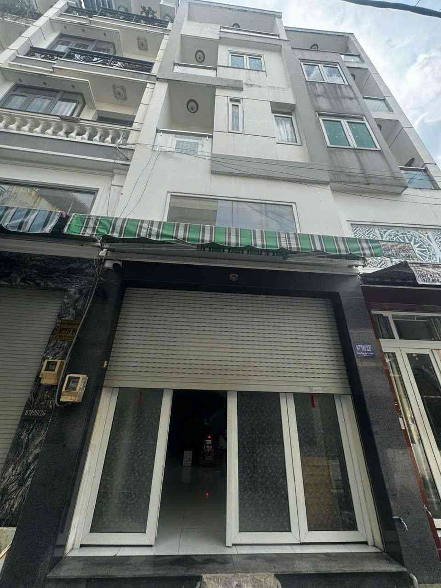 Nhà đẹp 5 phòng ngủ, hẻm xe hơi Tân Bình – Gò Vấp