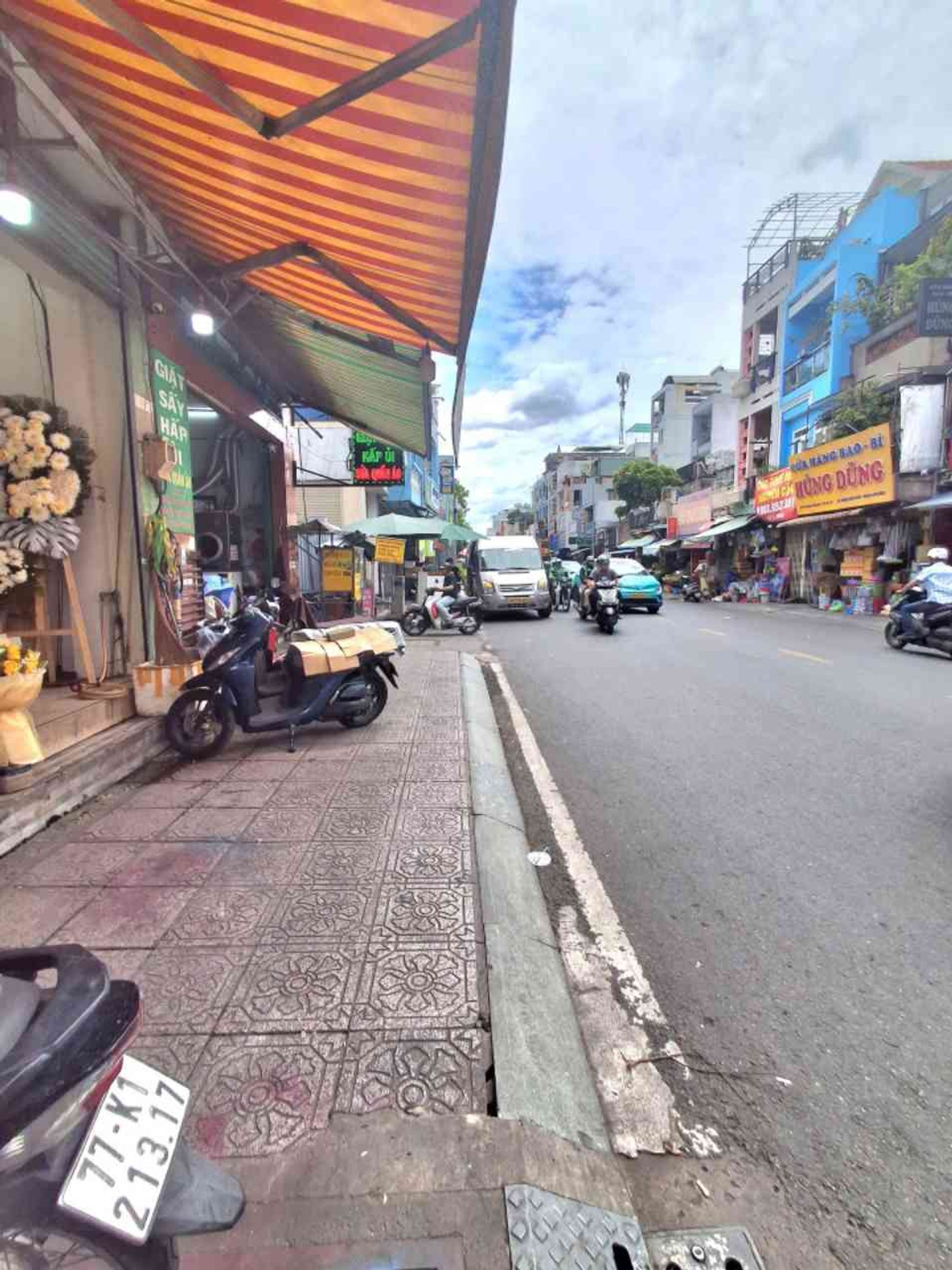 MẶT TIỀN KINH DOANH SẦM UẤT QUẬN 10. TÔ HIẾN THÀNH