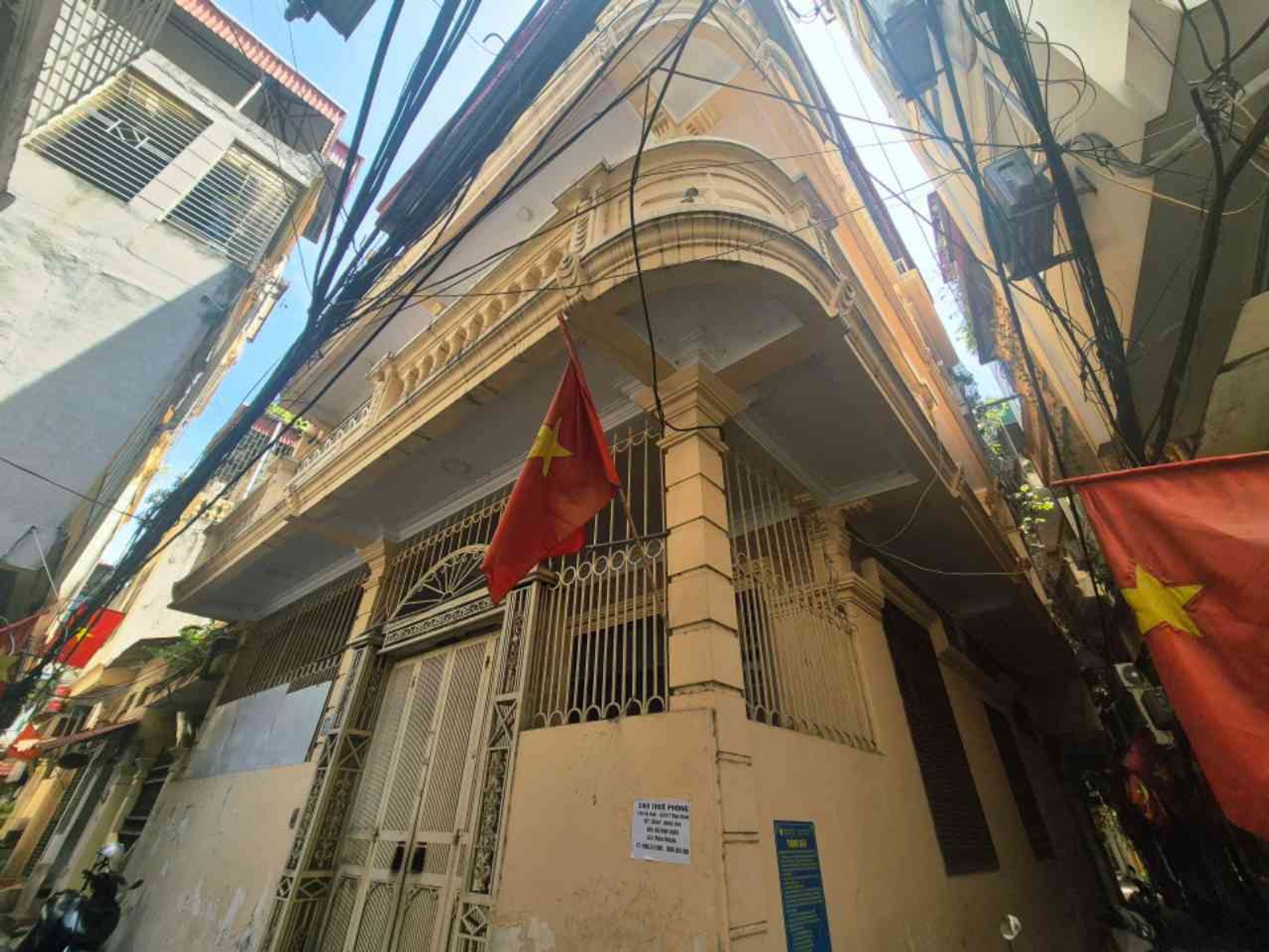 LÔ GÓC NGÕ THÔNG KINH DOANH - ĐƯỜNG TRẢI NHỰA -90m2
