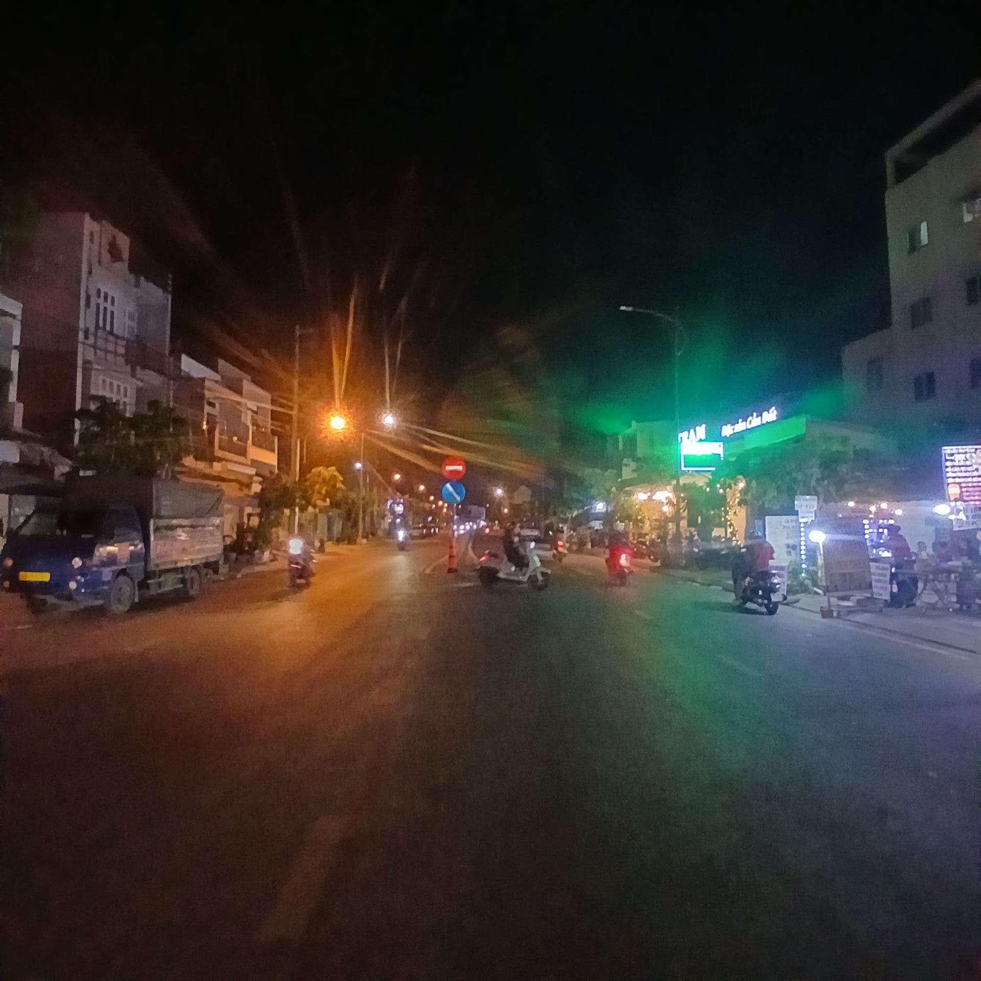 Đất mặt tiền đường Kênh Bà Tuyến, An Lạc, TPHCM giá tốt
