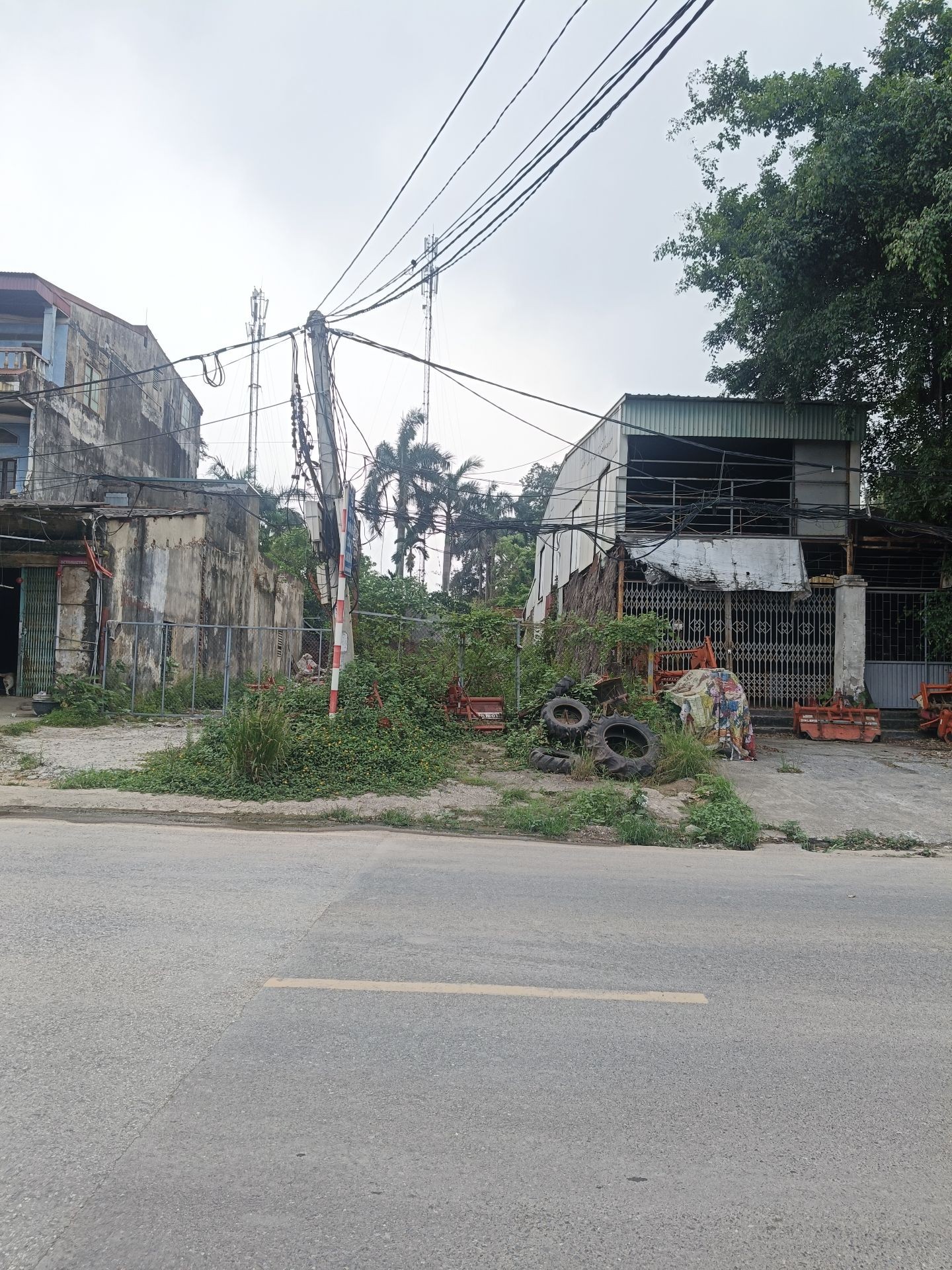 Nhà mặt phố kinh doanh tốt 80m² tại Phù Lỗ, gần cầu vượt Quốc Lộ 3