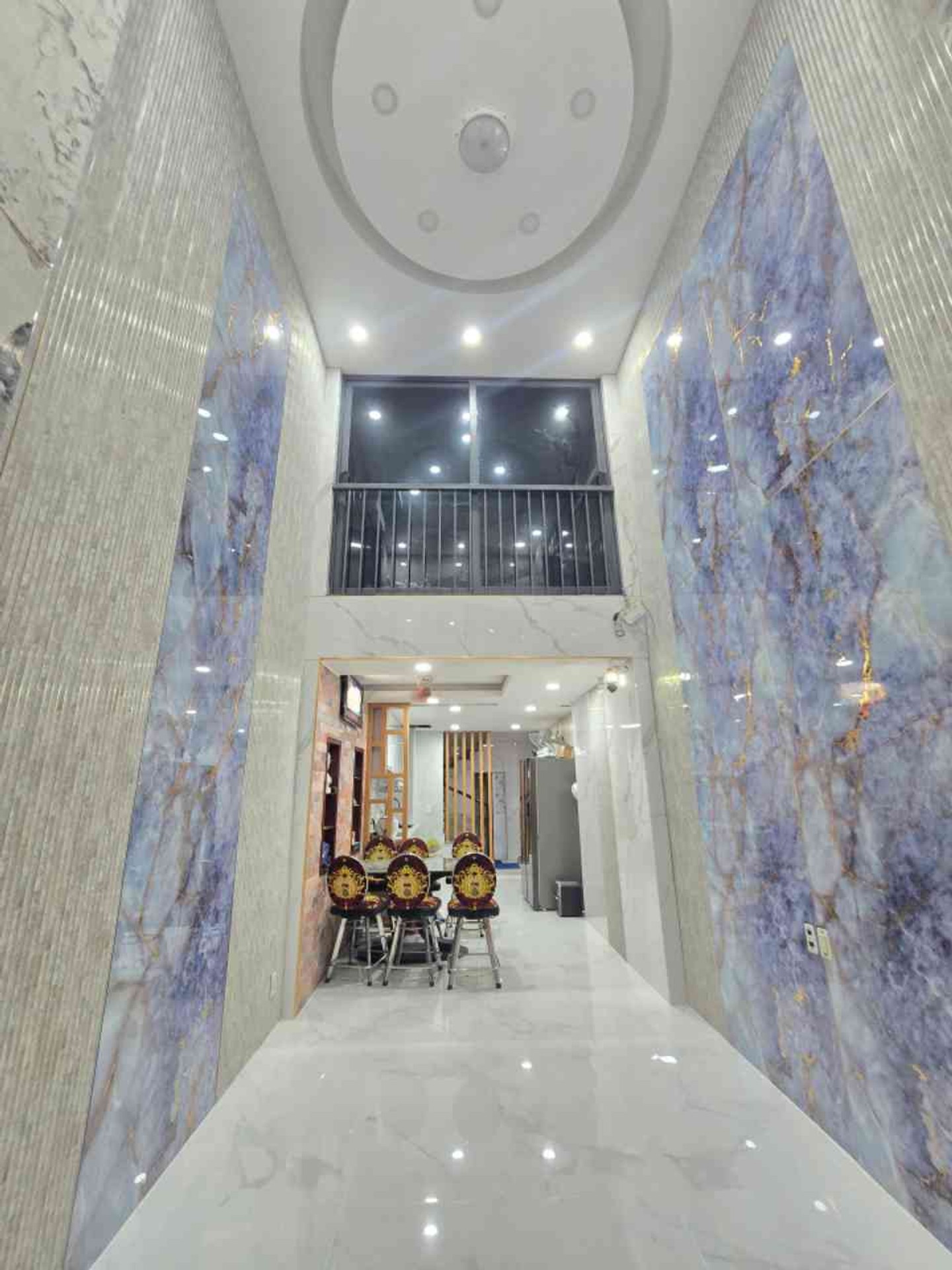 Nhà Quận 10, 1 trệt 4lầu, 4 phòng ngủ, mới đẹp ở liền
- Nhà gần Sư Vạn Hạnh, Lý Thái Tổ