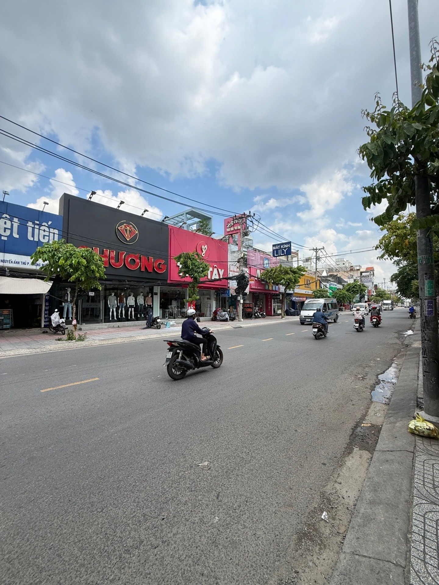 Bán tài sản 2 mặt tiền Nguyễn Ảnh Thủ, quỹ đất hiếm gần 500m2 thích hợp xây building