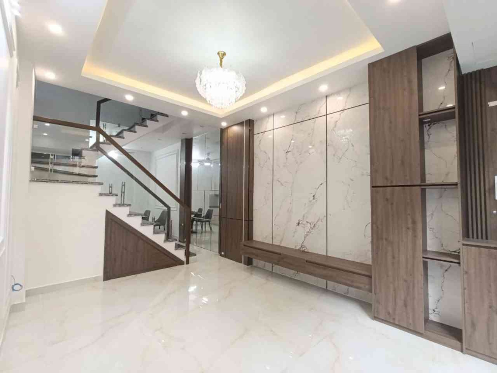 Cơ hội sở hữu nhà 4 tầng mặt ngõ thông vị trí đắc địa tại Miếu Hai Xã