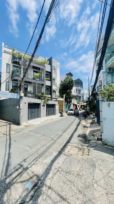 Nhà mặt phố vị trí vàng, chốt nhanh giá sốc
