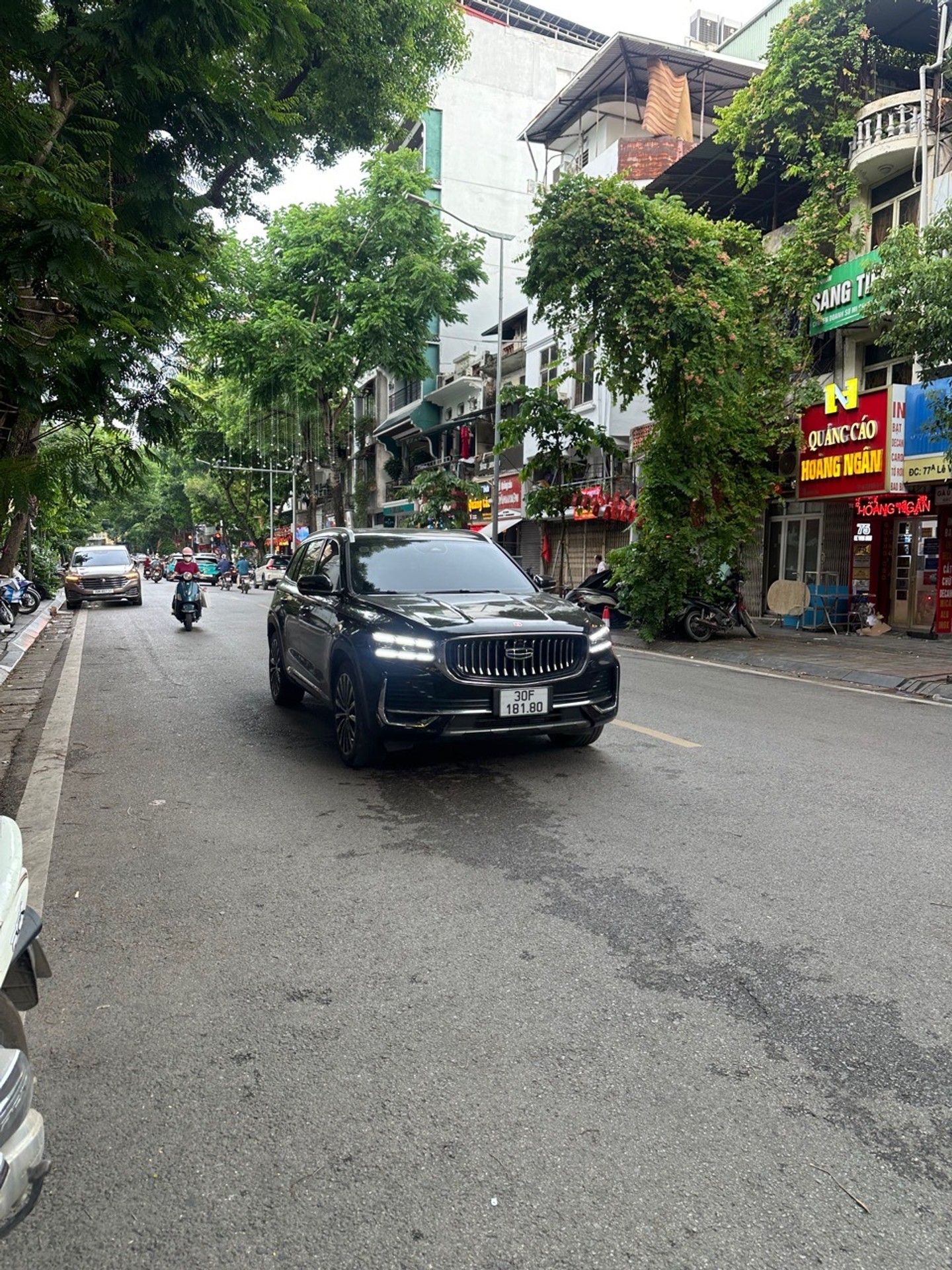 Nhà 7 tầng thang máy gần phố Lê Văn Hưu trung tâm Hai Bà Trưng, giá hấp dẫn